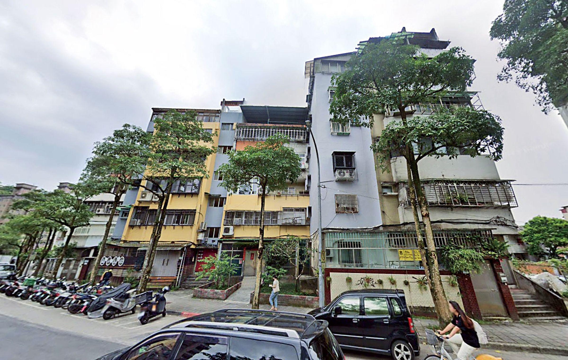 張金鶚買房注重熟悉的區位。圖為他的第一屋、位於台北市文山區的老公寓。（翻攝Google Maps）