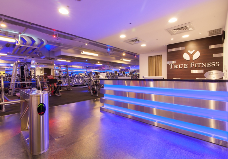 新加坡連鎖健身房「TRUE YOGA FITNESS全真瑜珈健身」宣布10月1日起停業。（翻攝自全真瑜珈健身官網）
