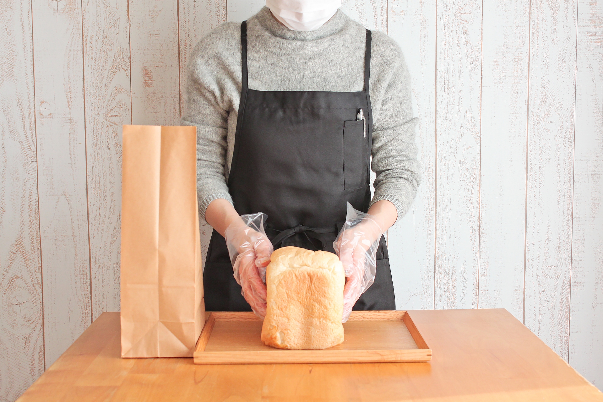 山崎麵包提醒麵包沒吃完記得放冷凍庫，避免冷藏導致麵包變乾硬。（示意圖，photoAC）
