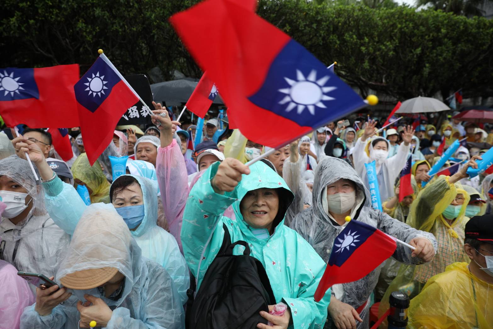 壓軸出場的韓國逾上台後,全場氣氛嗨到最高潮。(鏡報新聞網)