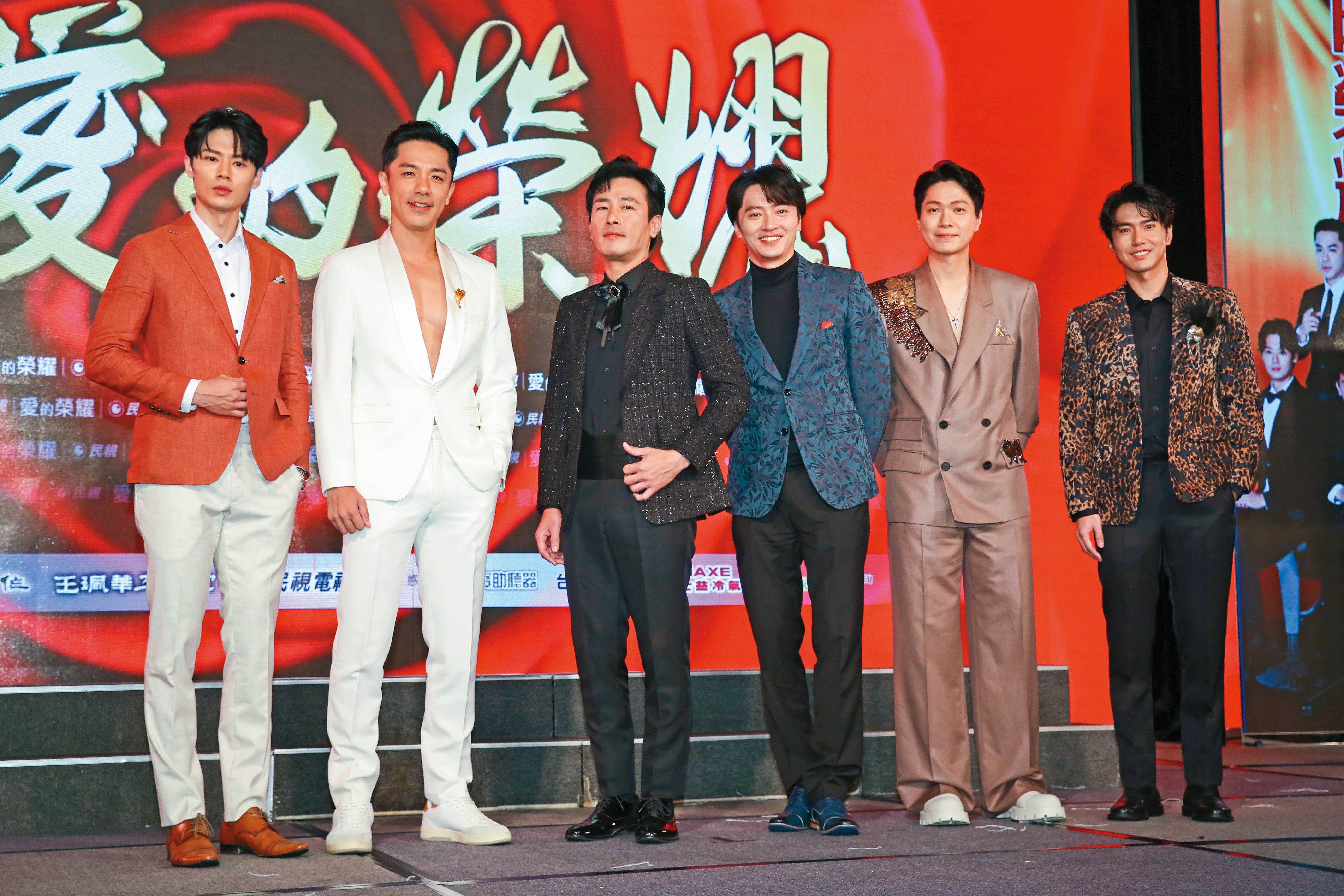 羅子惟（左一）8點檔演出機會不間斷，去年加入《愛的榮耀》演出。