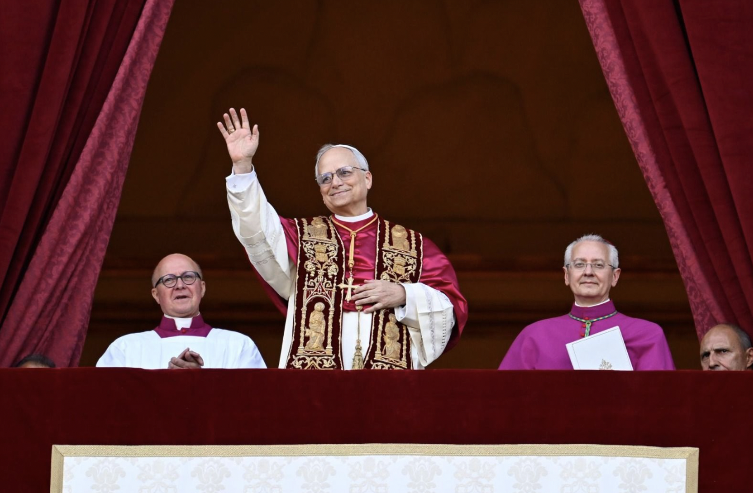 天主教教宗良十四世將接受肺部手術。(翻攝@vaticannews_it)