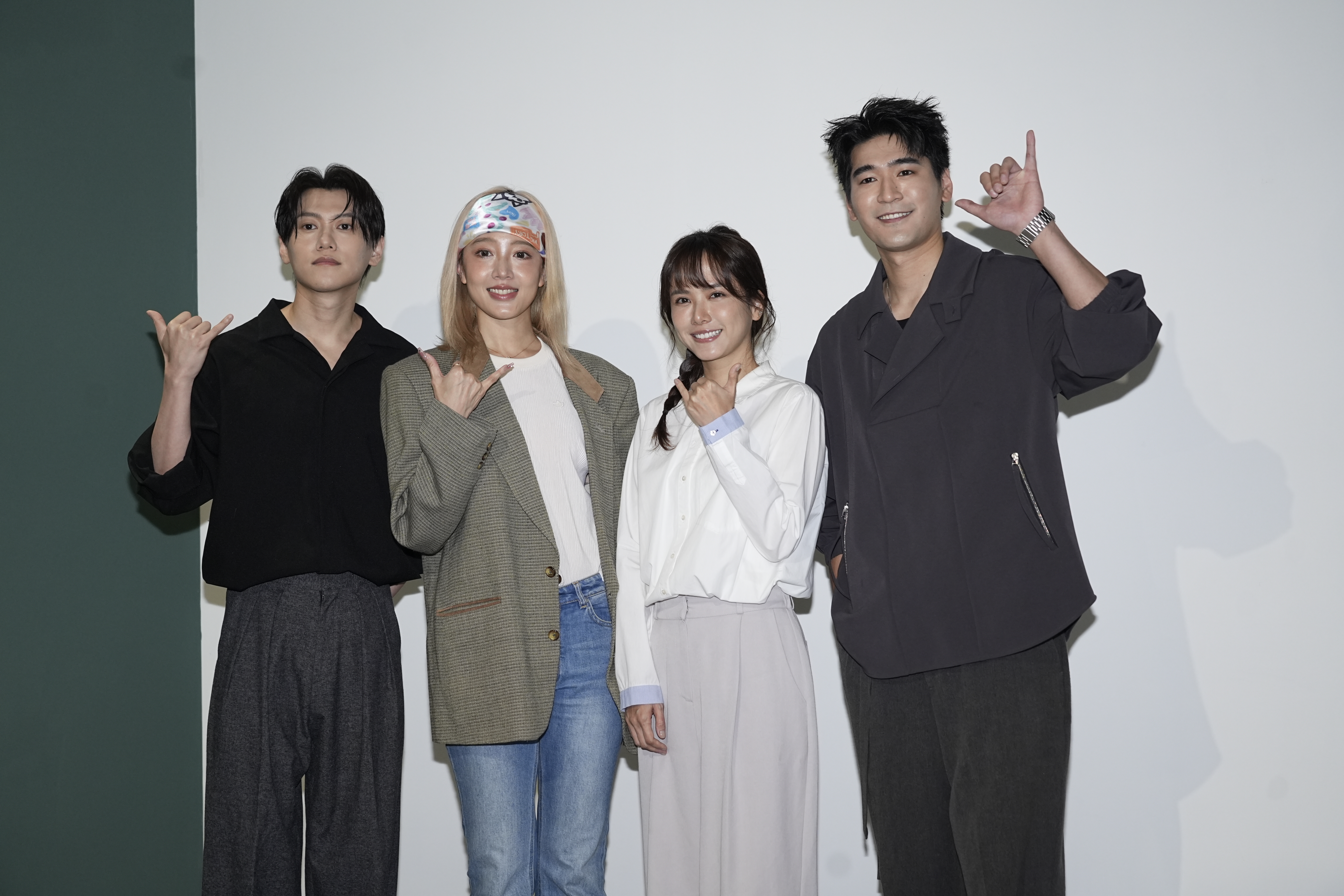 邱宇辰和黃薇渟、涂善存、方語昕等人出席大愛新戲記者會。