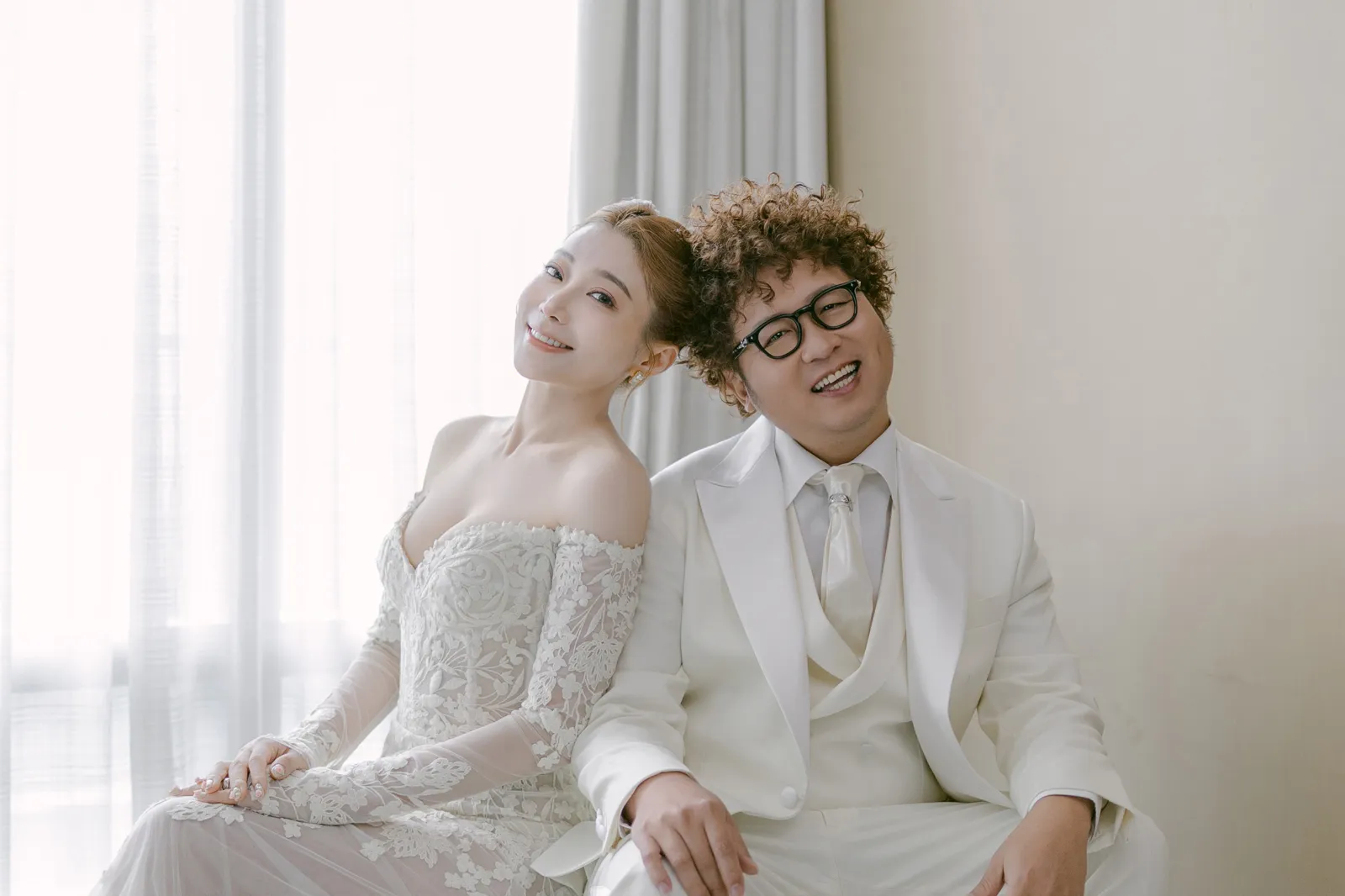 納豆與依依愛情長跑近10年。（Playground Photo 美式婚禮婚紗攝影團隊提供）