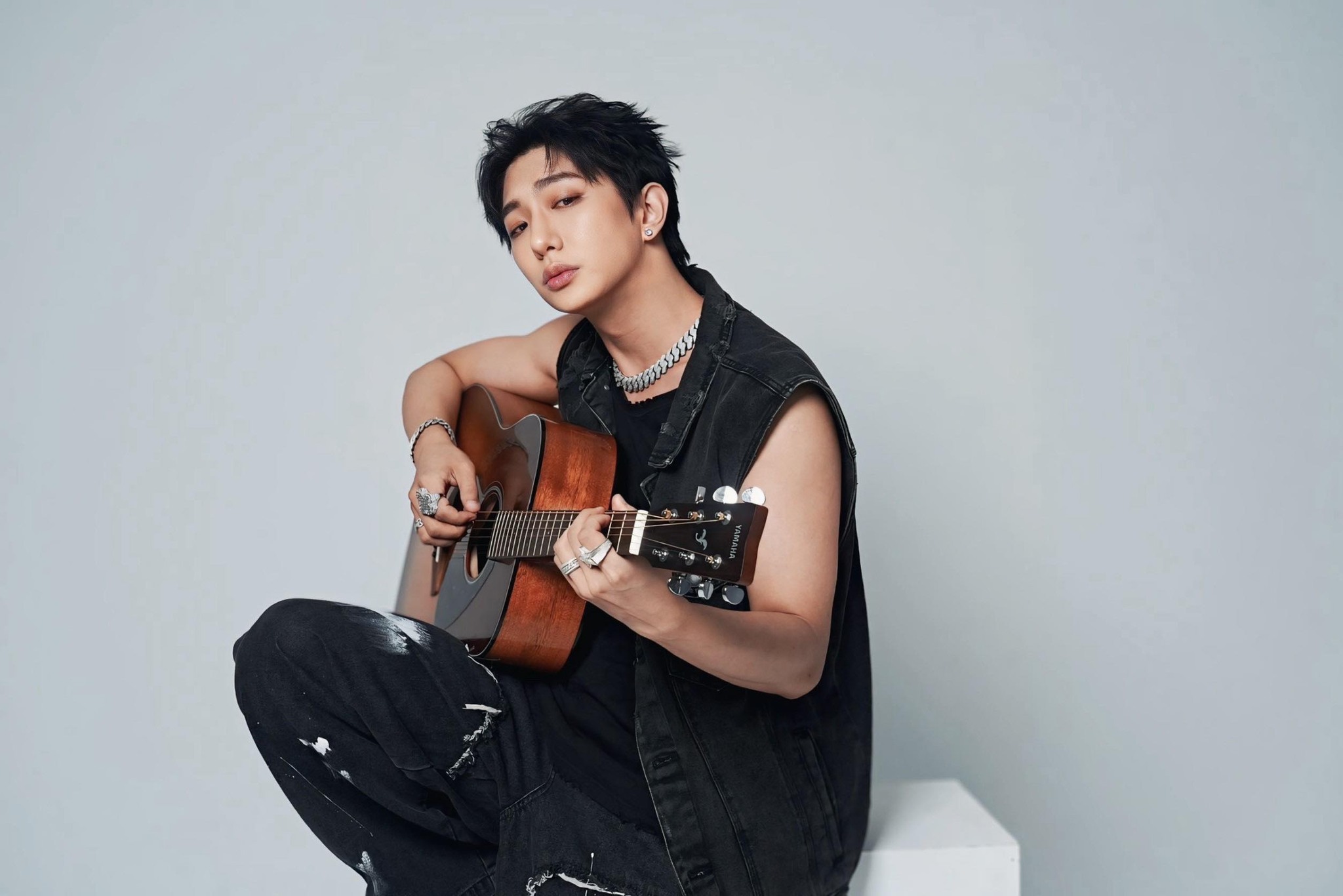 曾是知名偶像男團，許明杰多少是因為當兵，而躲過了八仙的重大意外。（翻攝臉書）