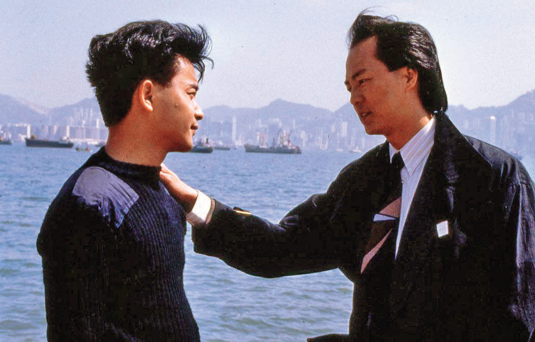 狄龍(右)張國榮(左)在電影《英雄本色》飾演警匪兄弟。(甲上娛樂提供)