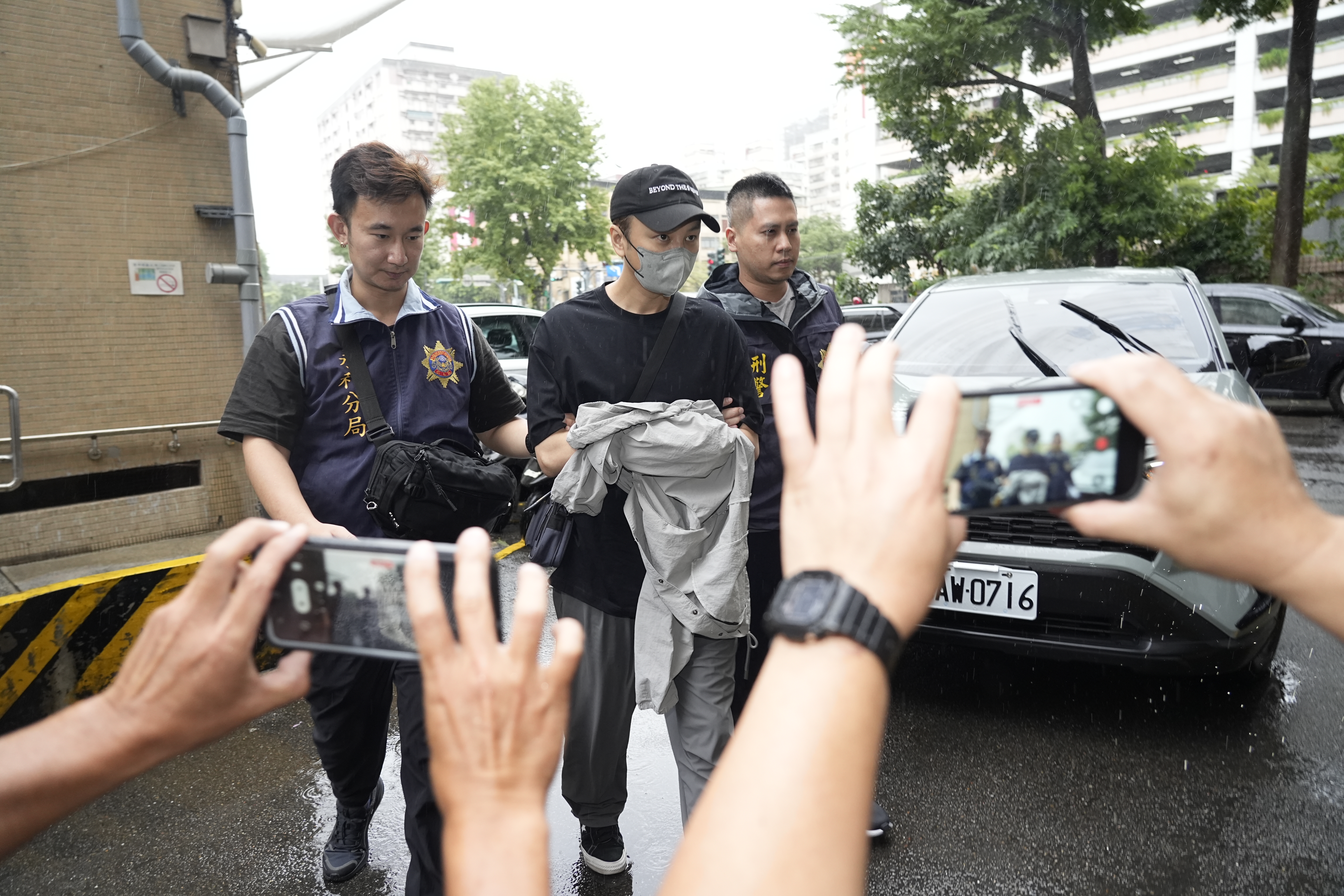 到案的藝人包含修杰楷、 陳柏霖、Energy書偉(圖)、棒棒堂小杰等4人均坦承,透過閃兵集團安排「槍手」到醫院檢測,製作高血壓病歷,企圖以此取得免役體位。