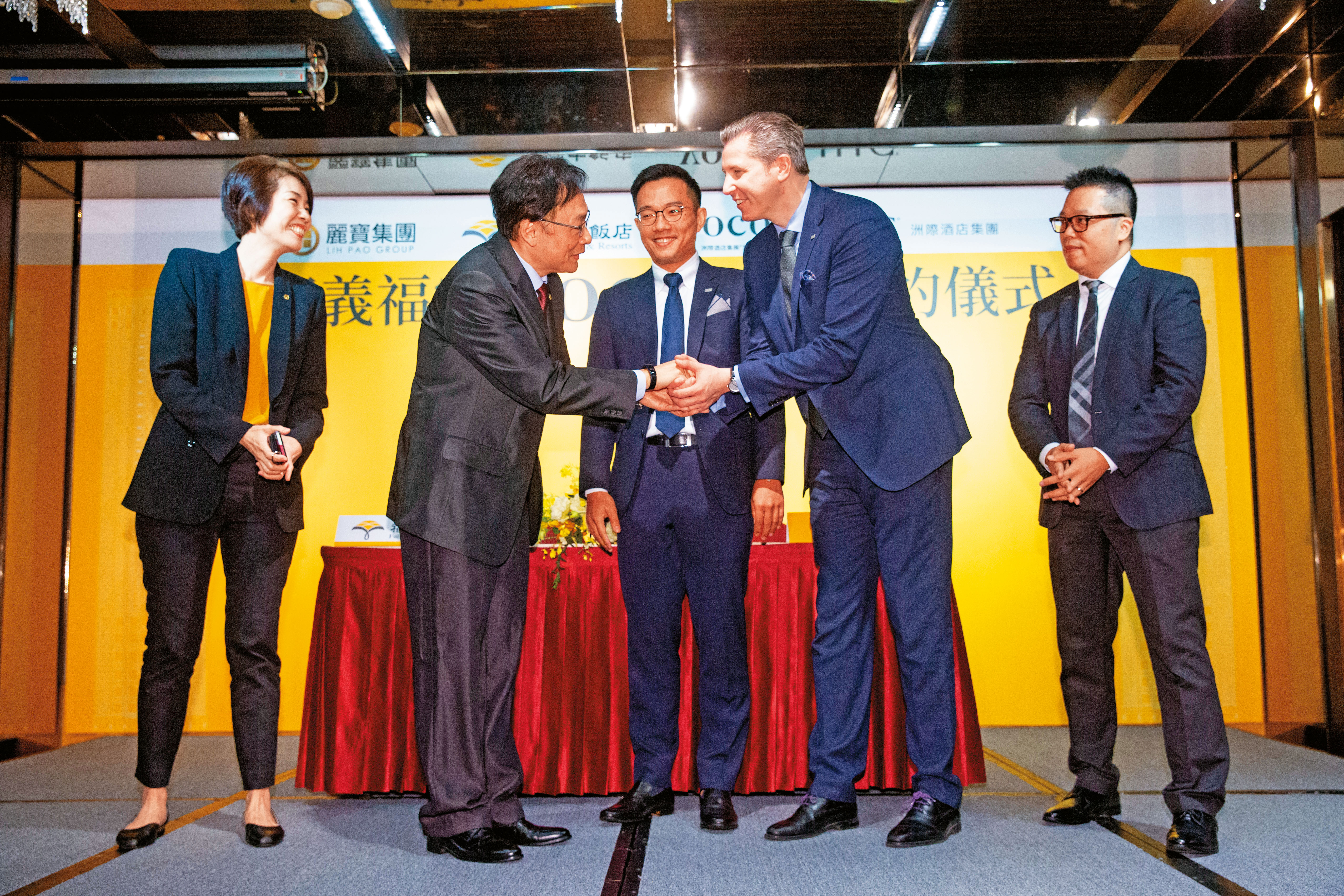 10月福容大飯店也首度和國際品牌合作，明年開幕的嘉義點要引進IHG旗下飯店品牌VOCO。