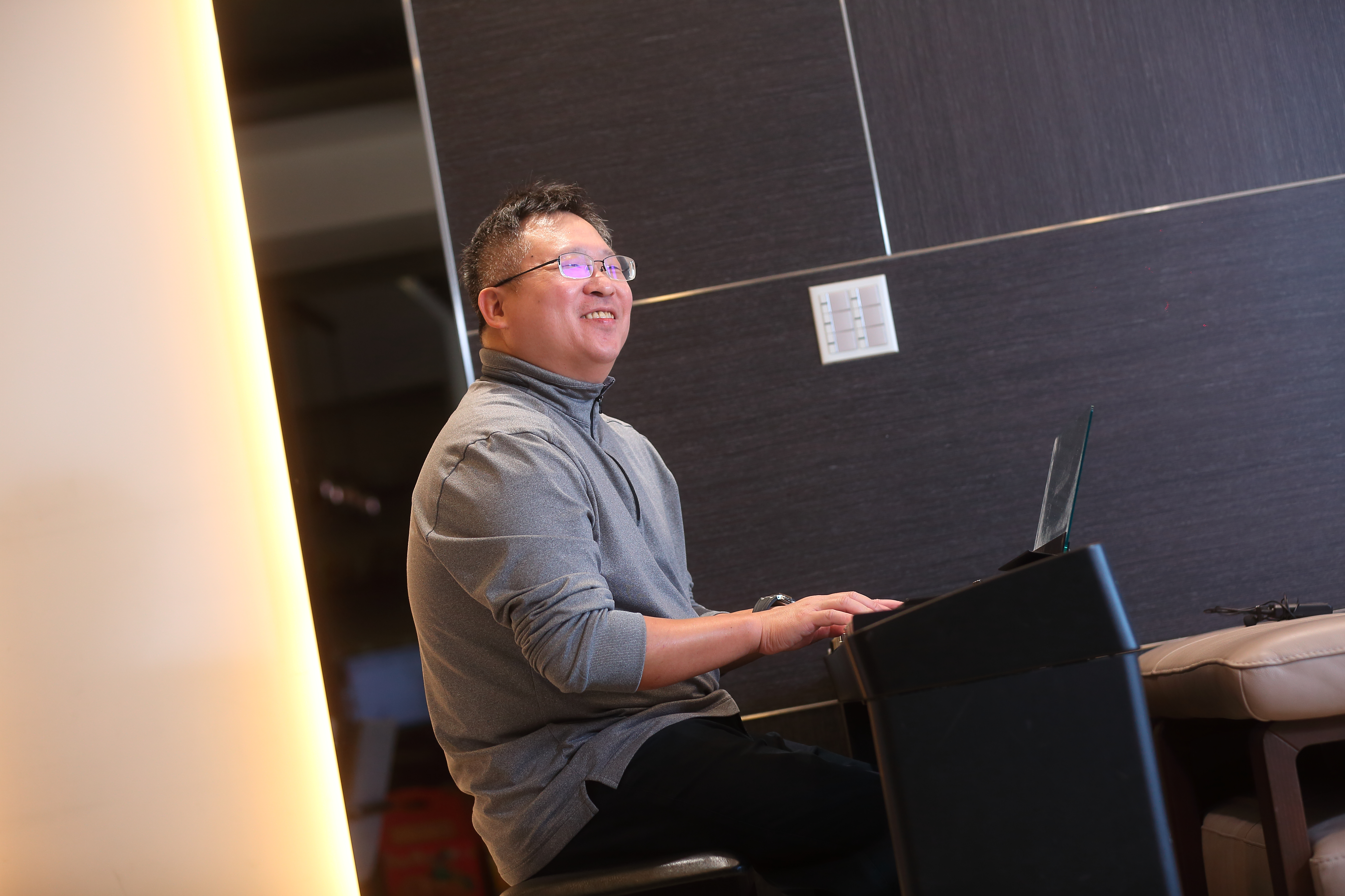 半導體投資達人楊啟宏透露，目前自己手中已建立一些記憶體部位。