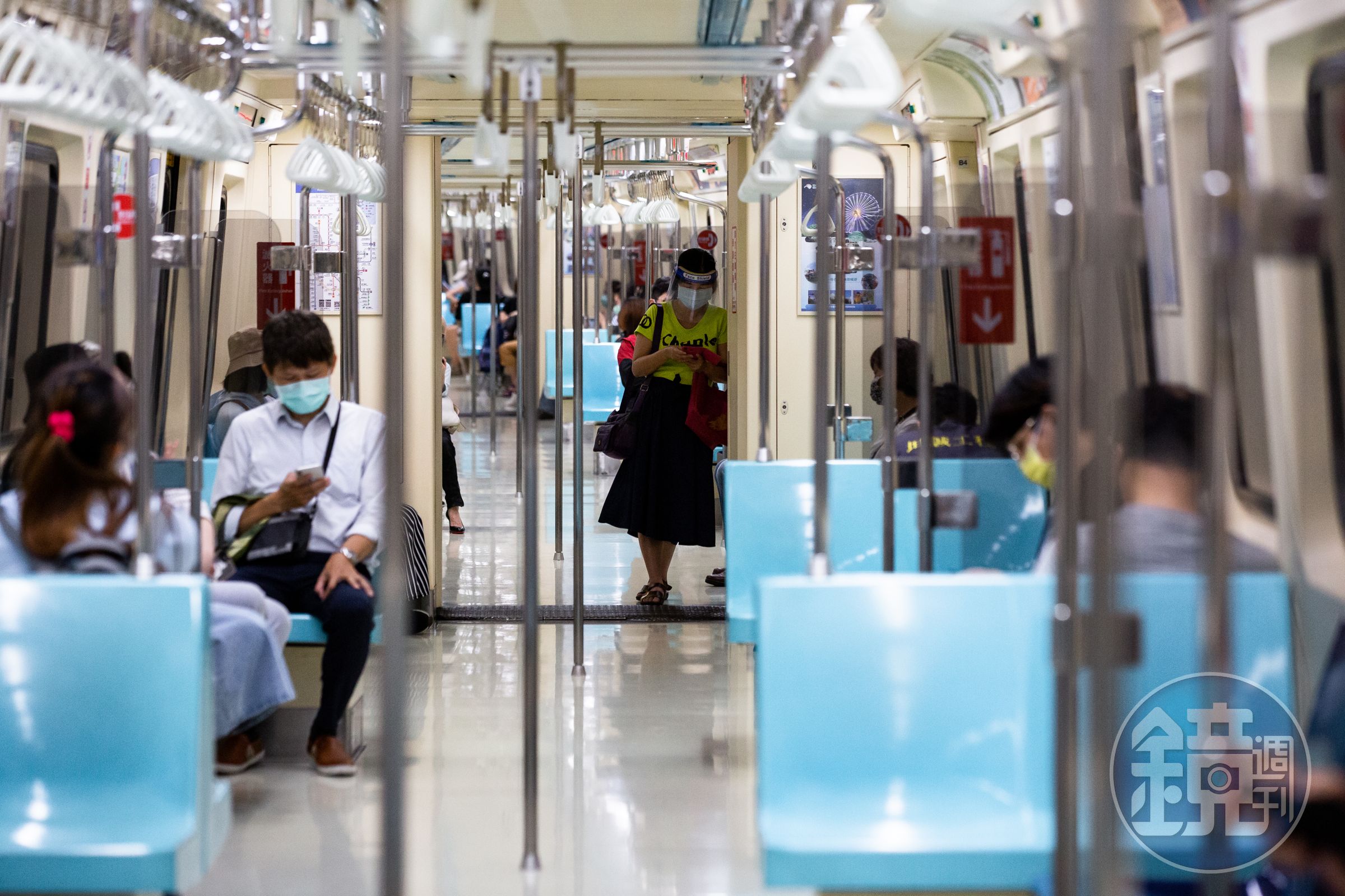 台北捷運新蘆線古亭站10日晚間車廂內發生口角衝突,一名女子情緒失控喊「要殺人」。(本刊資料照)