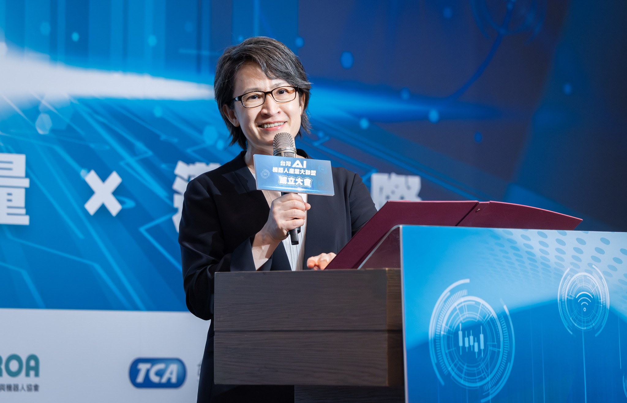 副總統蕭美琴就任前出訪捷克卻遭中國派人尾隨險釀車禍，該事件引發國際關注。（翻攝自臉書@蕭美琴）