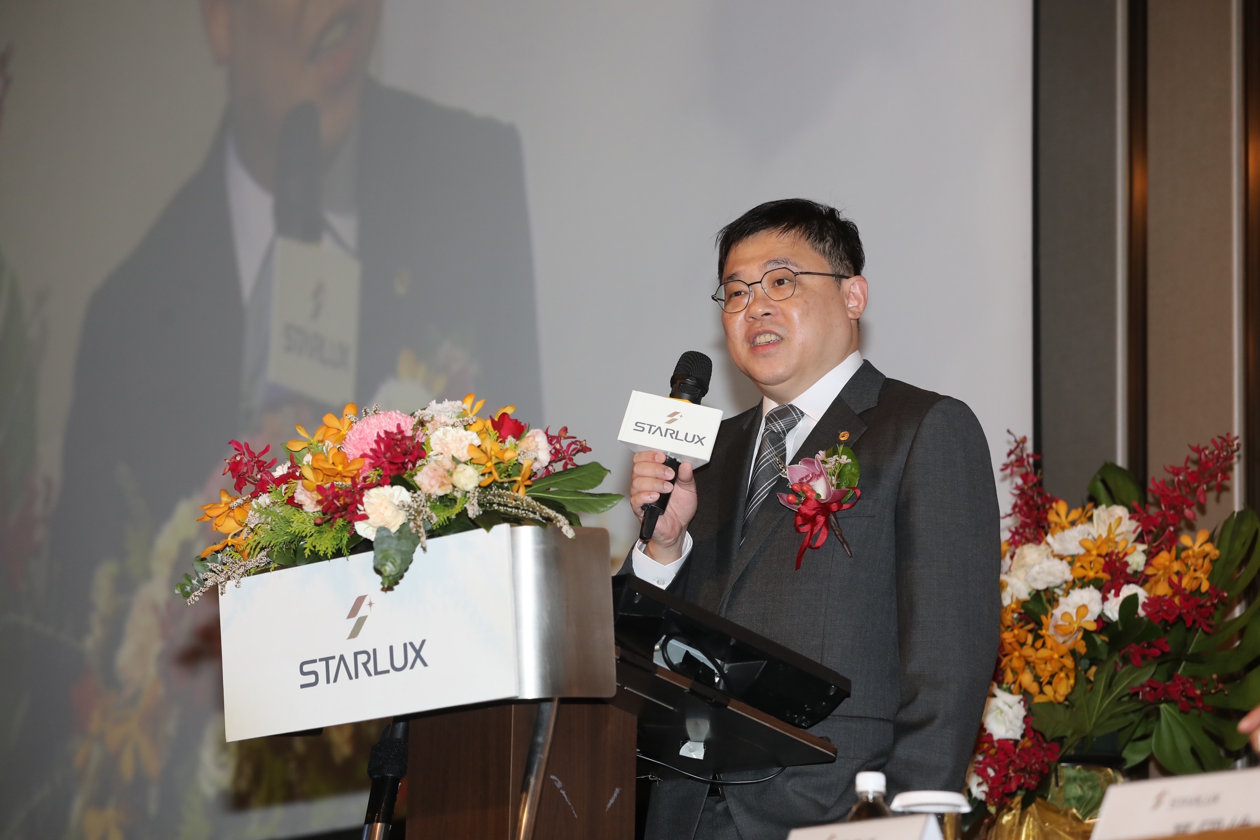 張國煒今天在星宇航空上市前業績發表會上發表感性談話。