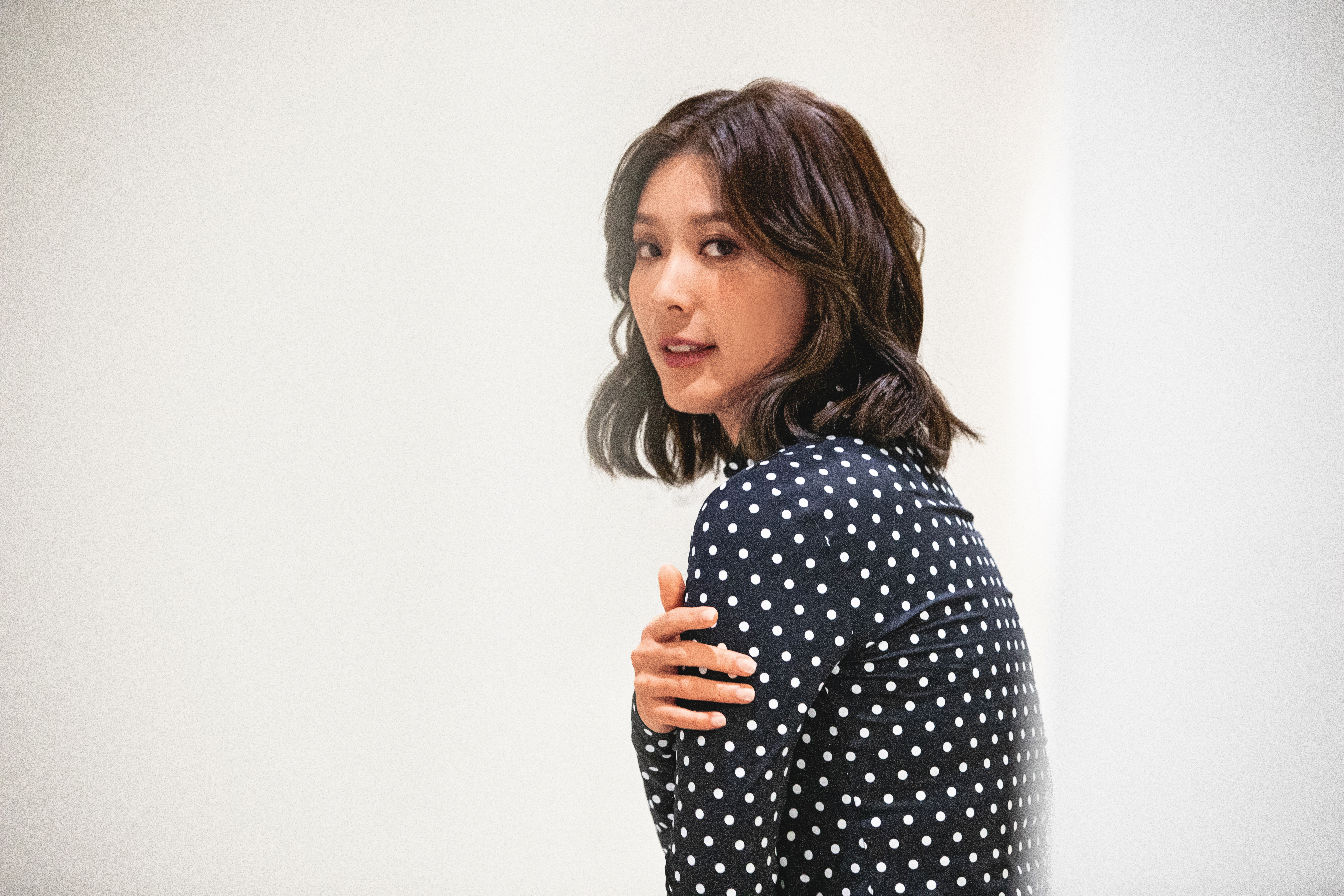 余香凝是拿獎常勝軍，美貌與演技兼具，是外表溫柔、內心對目標堅定的電影金像獎影后。