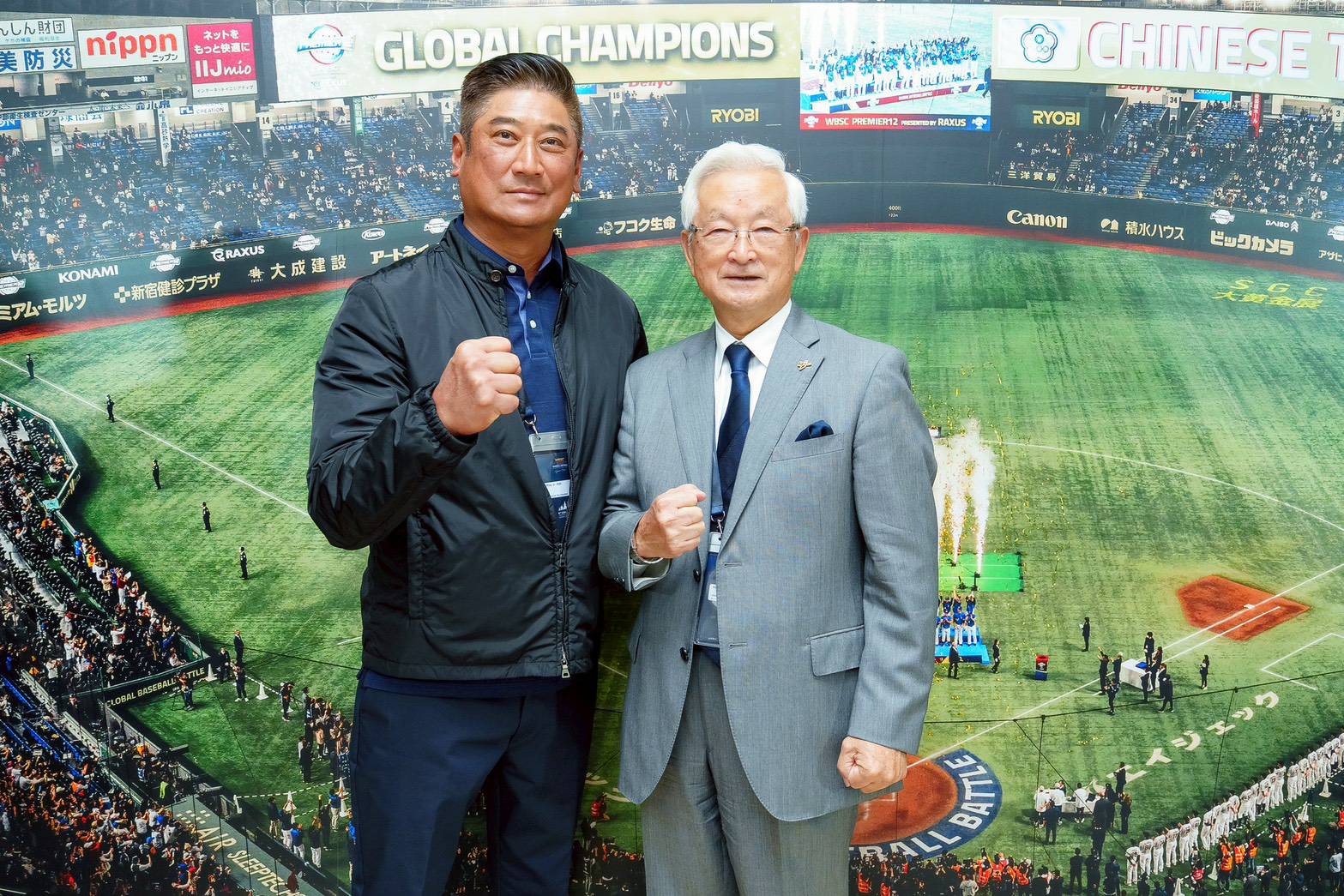 亞洲棒球總會會長辜仲諒（左）、亞洲棒球「洲際副會長」Masatake Yamanaka（右）合影。（亞洲棒球總會提供）