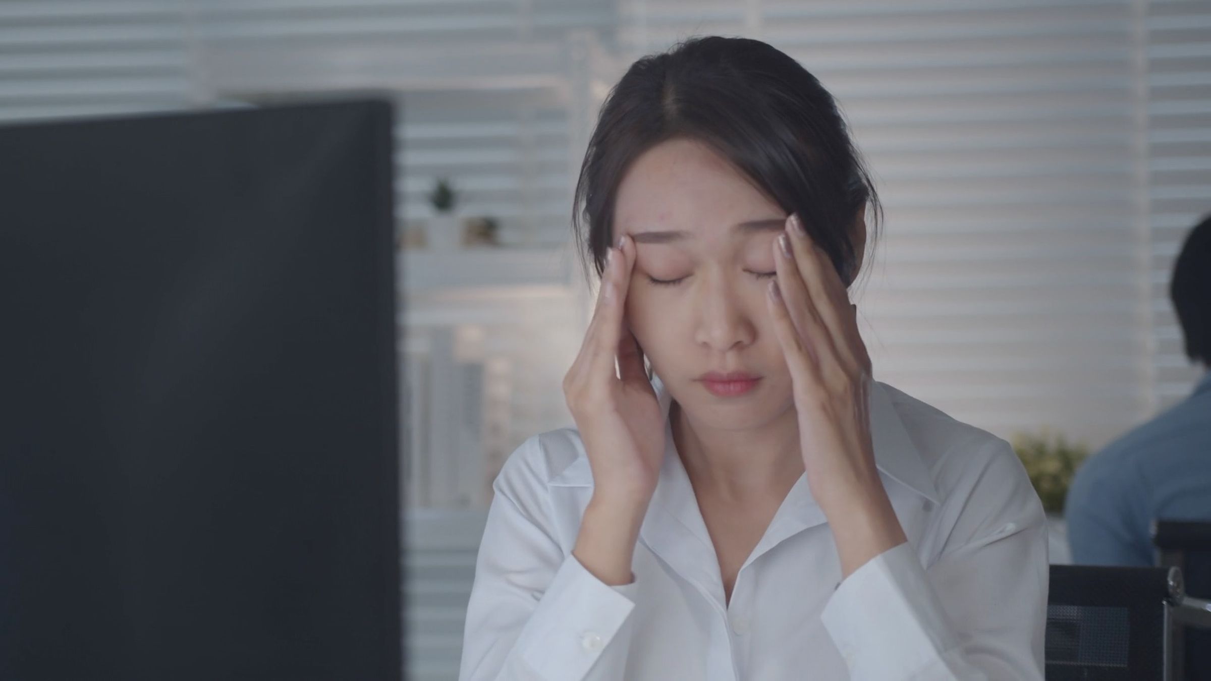 即使健檢沒紅字，卻莫名疲憊、腦霧仍揮之不去？醫師指出可能正面臨30-55歲女性常陷入「亞健康」危機。