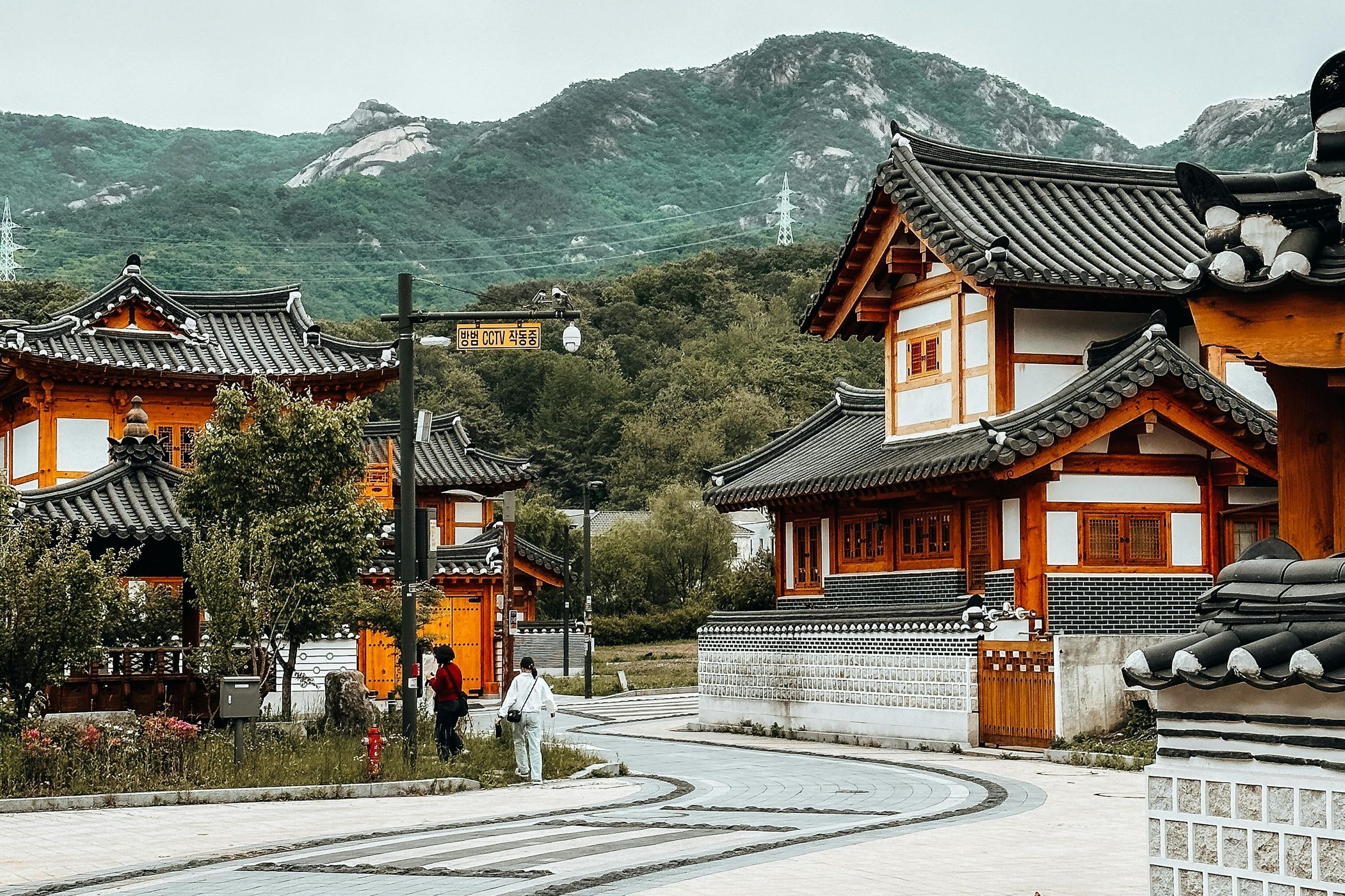 南韓慶尚南道政府計劃配合中央政策，對無簽證入境的中國團體旅客提供每人5萬韓元住宿補助，示意圖（pexels提供）