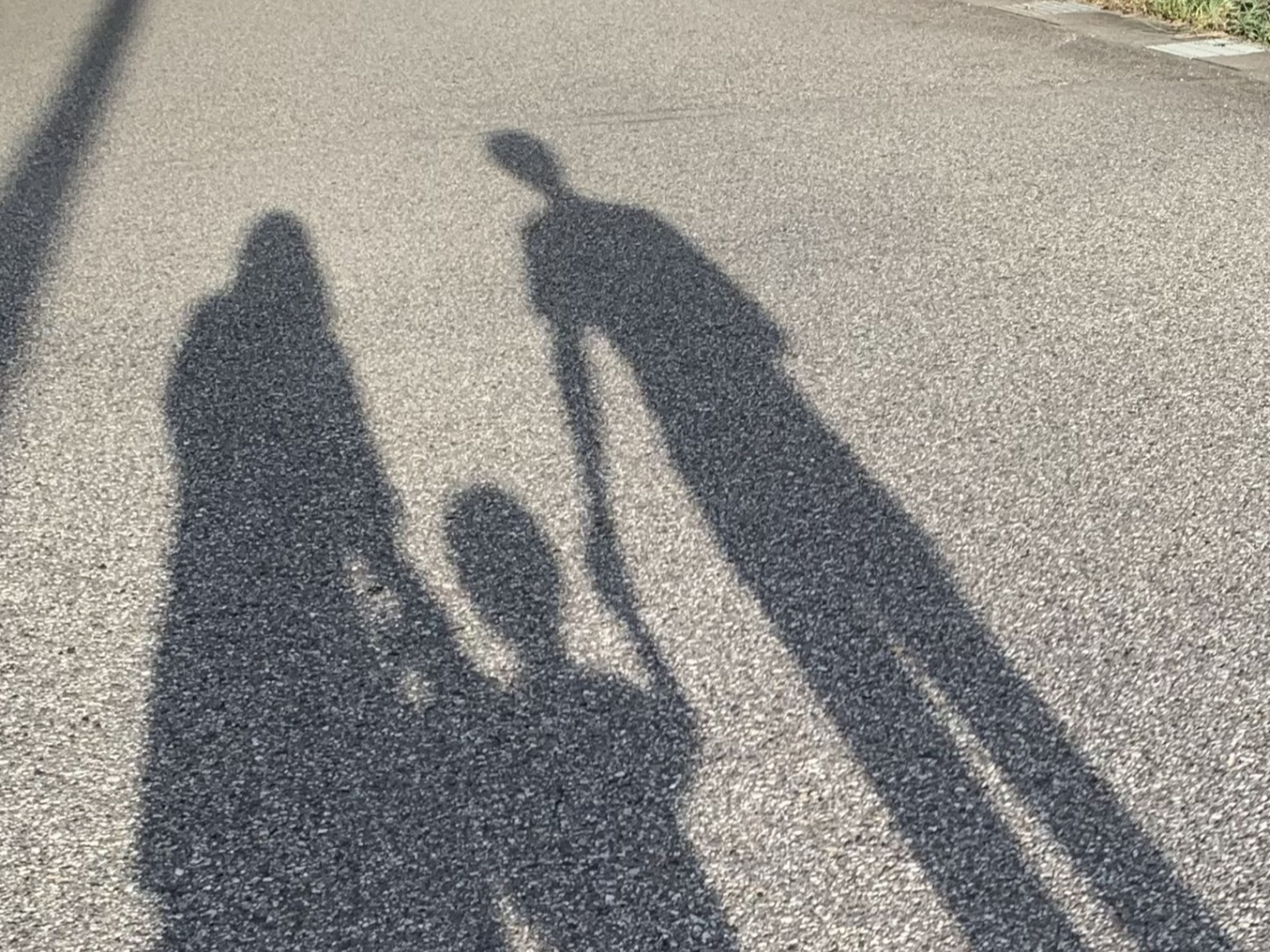 桃園一對養父母因不堪長年遭養女欠債牽連，向法院聲請終止收養關係。（翻攝自photo-ac）