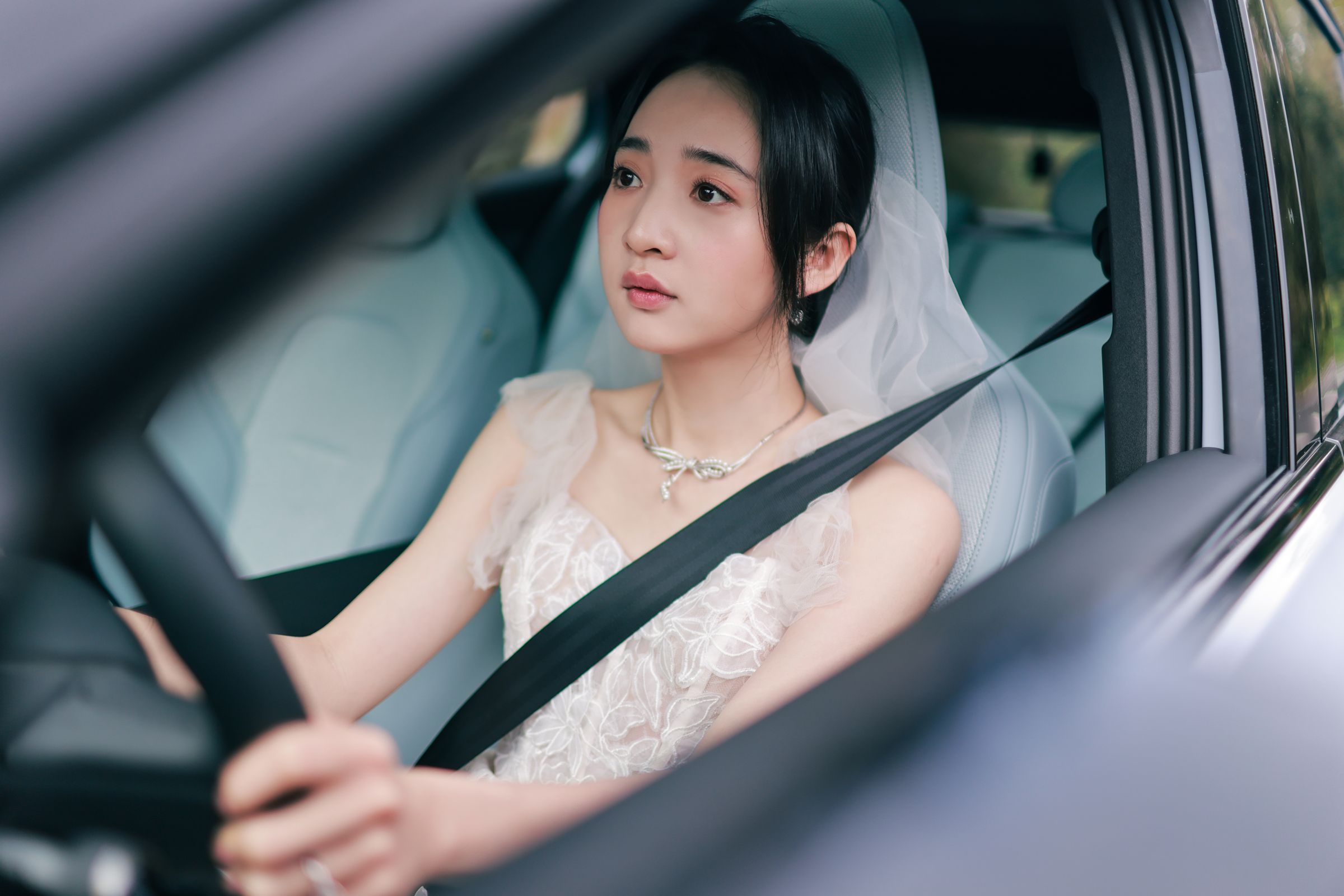 李沐在《慶祝》中一位即將步入婚姻的服裝設計總監。（寬想國際娛樂）