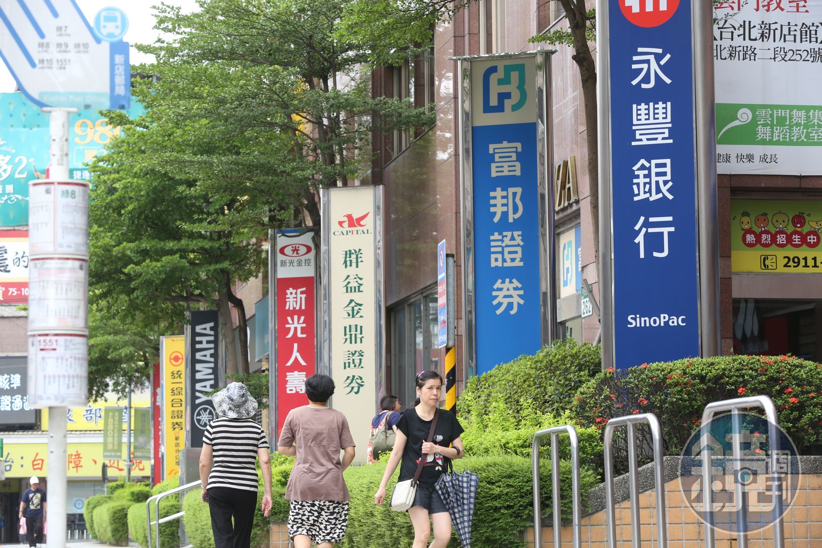 央行連10凍2/利率沒漲房貸還是要等! 想插隊得加價0.25%