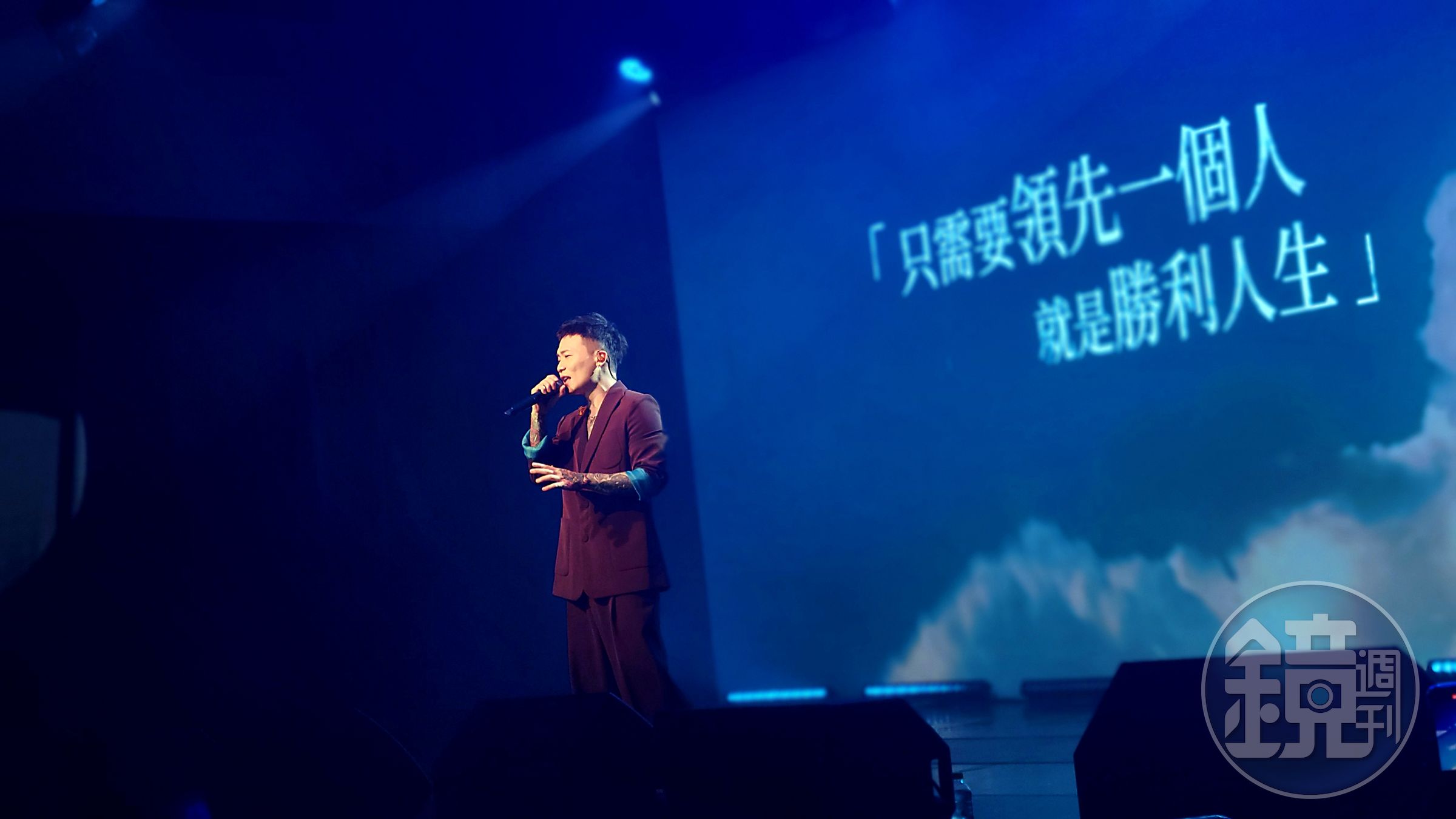 蕭秉治《完人》專輯橫掃8個排行榜冠軍，他也為粉絲們演唱新歌。