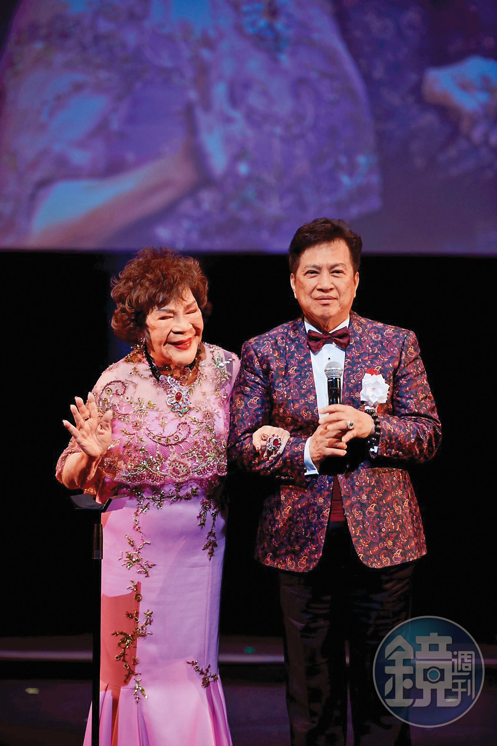 阿姑周遊（左）雖高齡88歲，但和老公李朝永（右）接受幹細胞外泌體治療後，房事有如枯木逢春。（讀者提供）