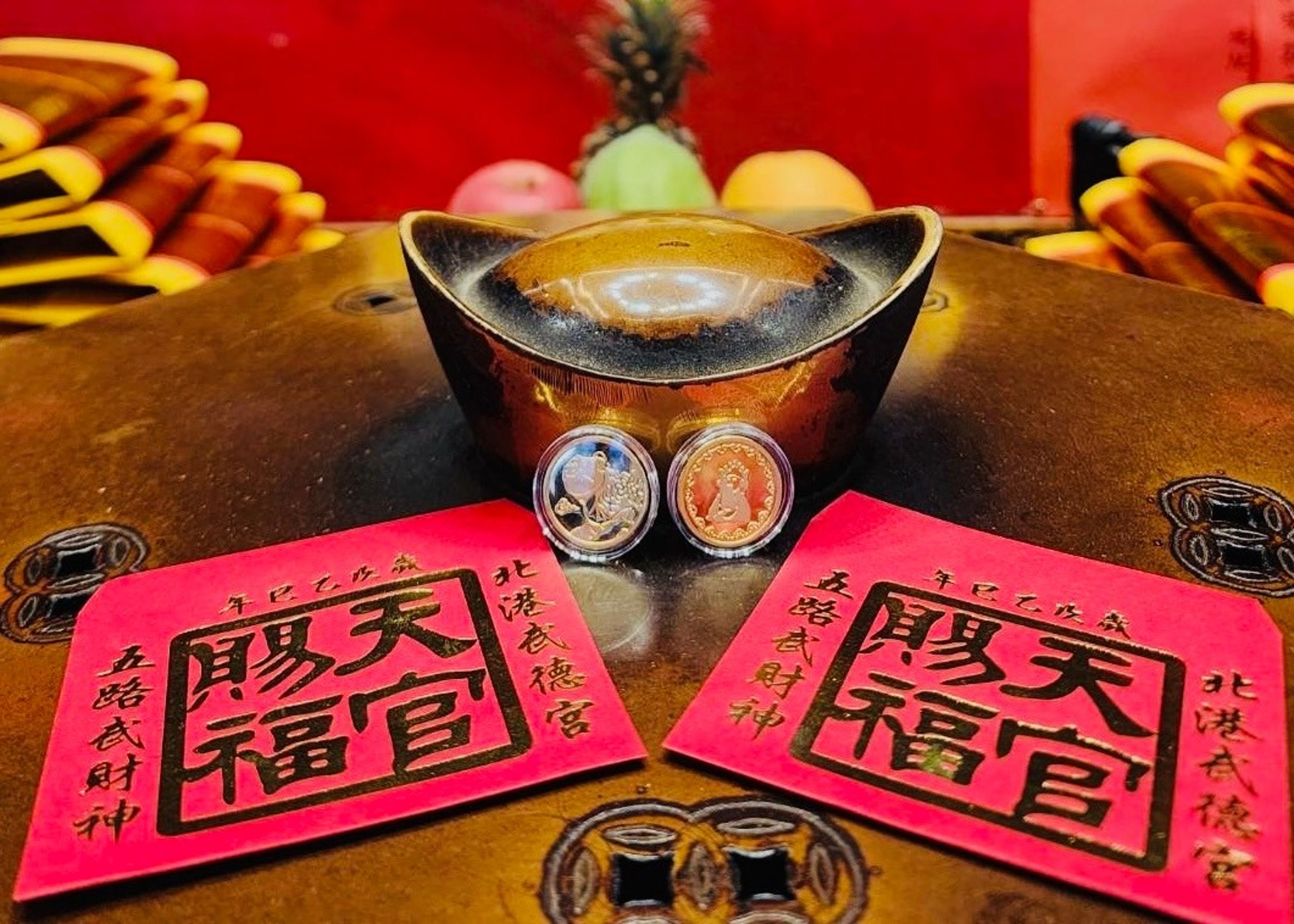買泰山純水限定版，還可以抽北港武德宮財福純金紀念金幣。（泰山提供）