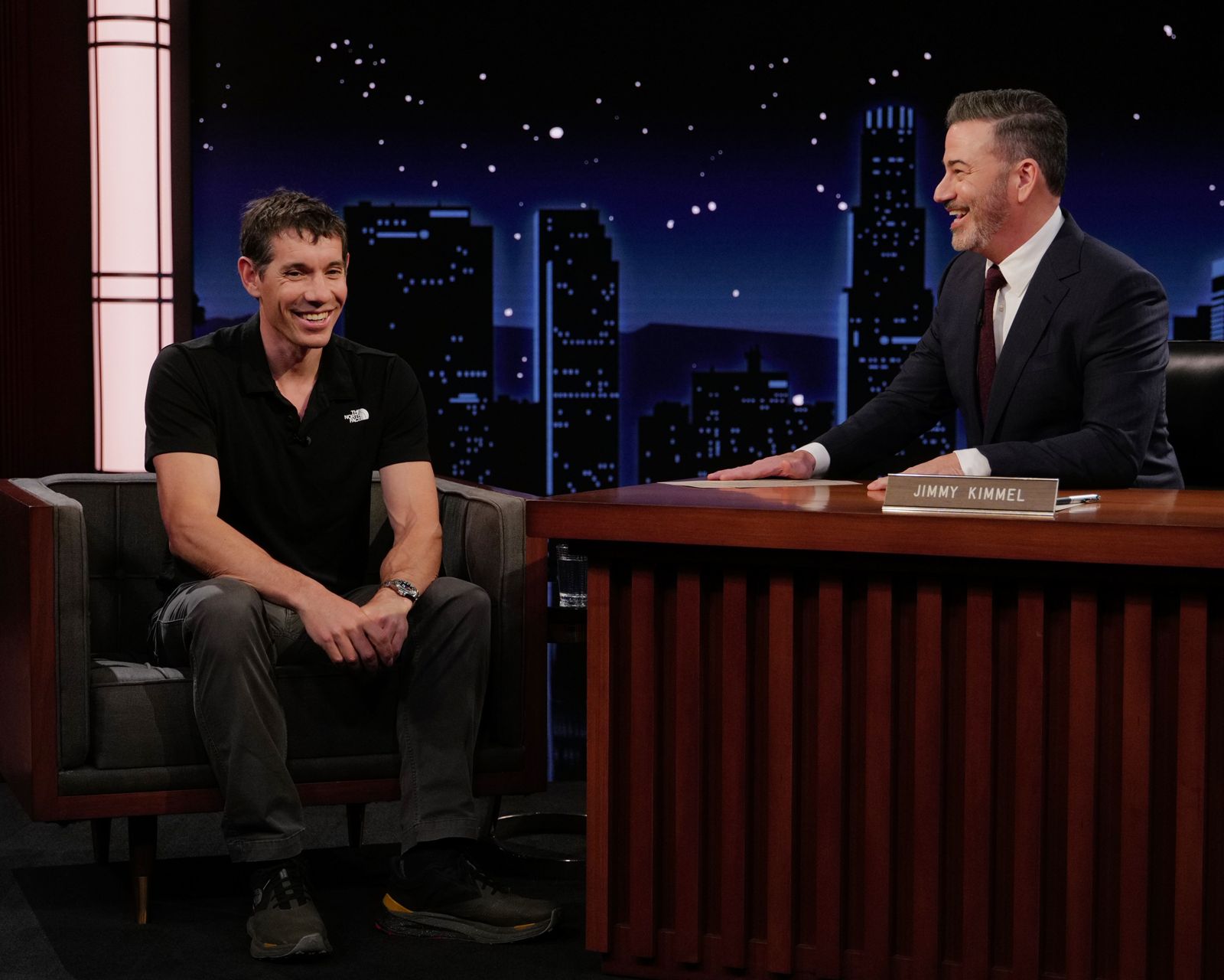 爬完101再上《吉米夜現場》 霍諾德說人群比高度嚇人