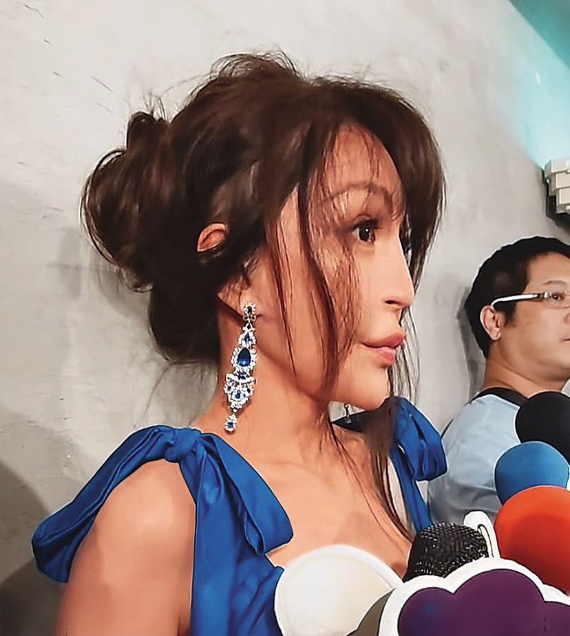 徐至琦自己曬出美照（上圖），和現場直擊照片奈欸差架賊？（翻攝自網路）
