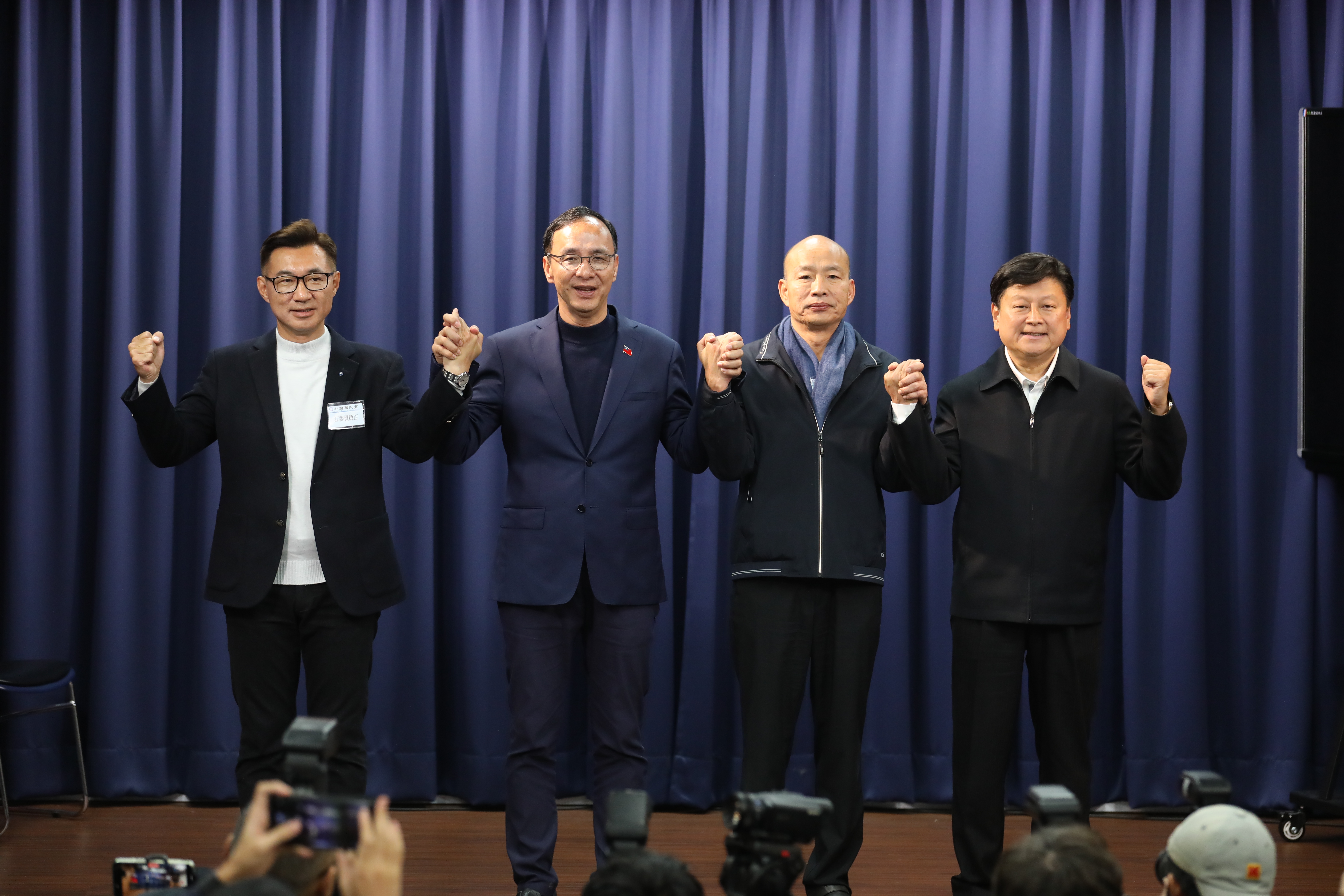 傅崐萁今突表態支持「韓江配」，退出立院龍頭之爭。