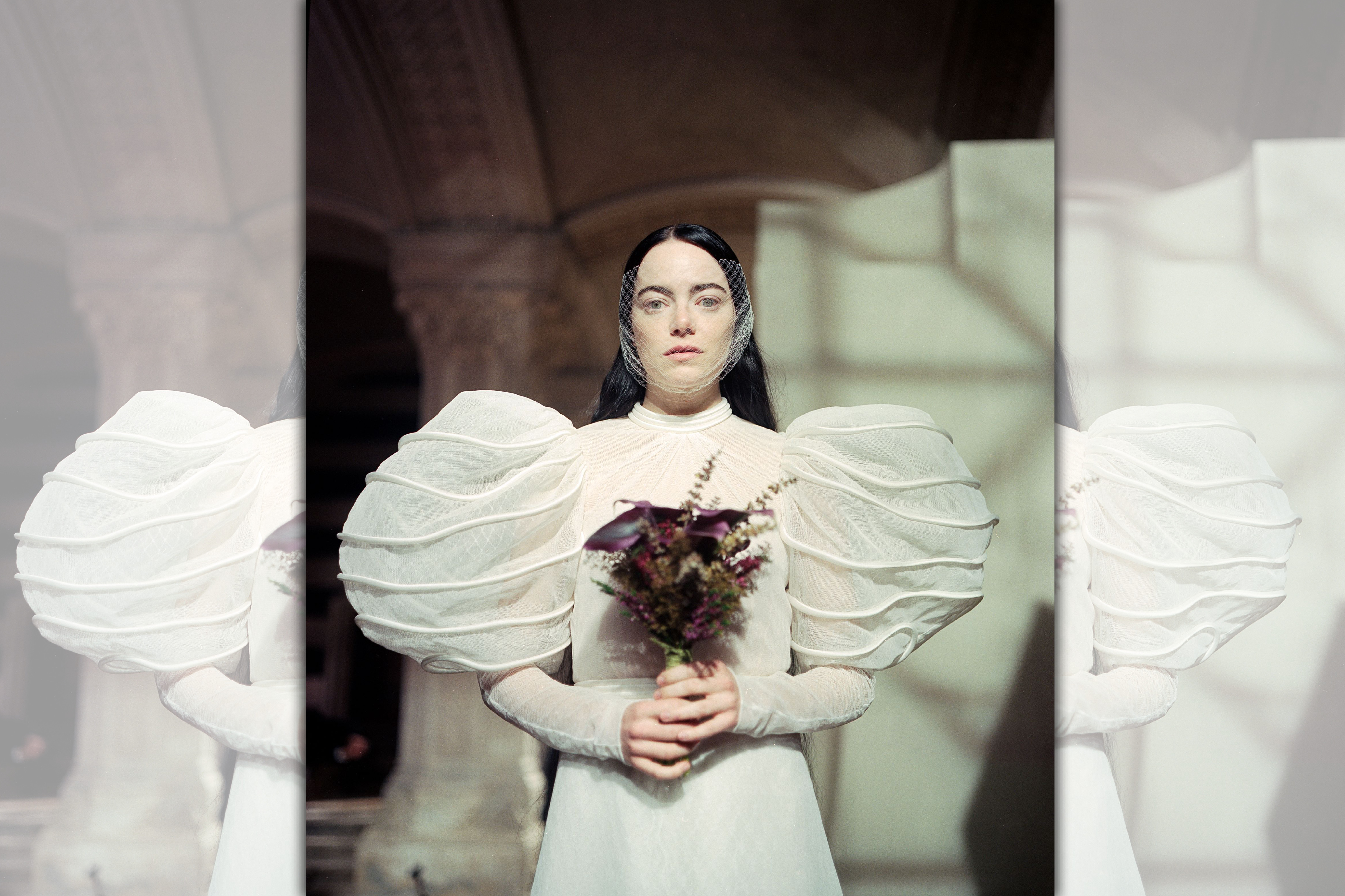 艾瑪史東演出堪稱影史怪咖等級的奇特人物貝拉。（20世紀影業提供）