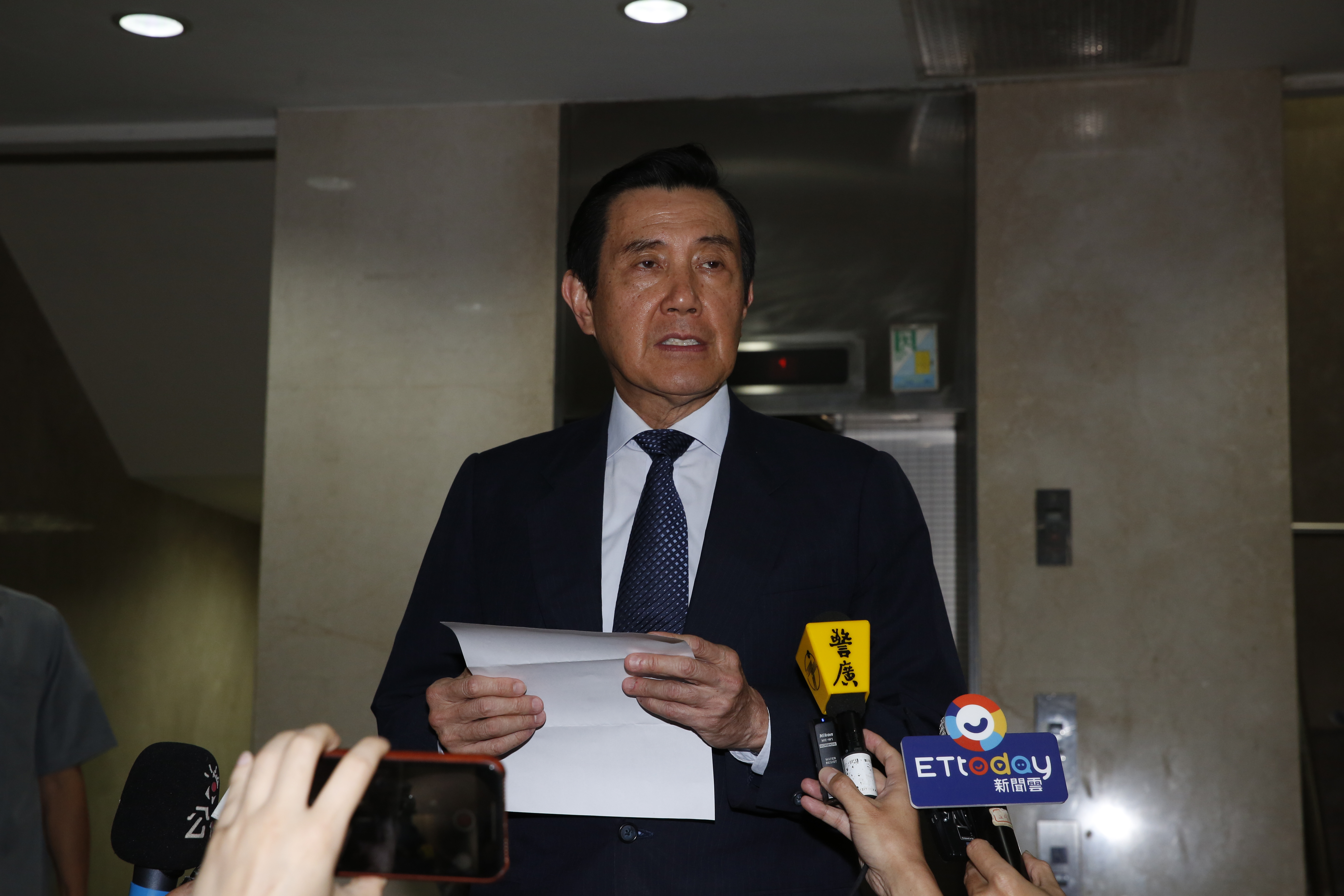 前總統馬英九今日發長文強調「兩岸關係絕對不是兩國關係」,同時也喊話民進黨不要一再玩火,置中華民國憲法與台灣安危於不顧。(本刊資料照)