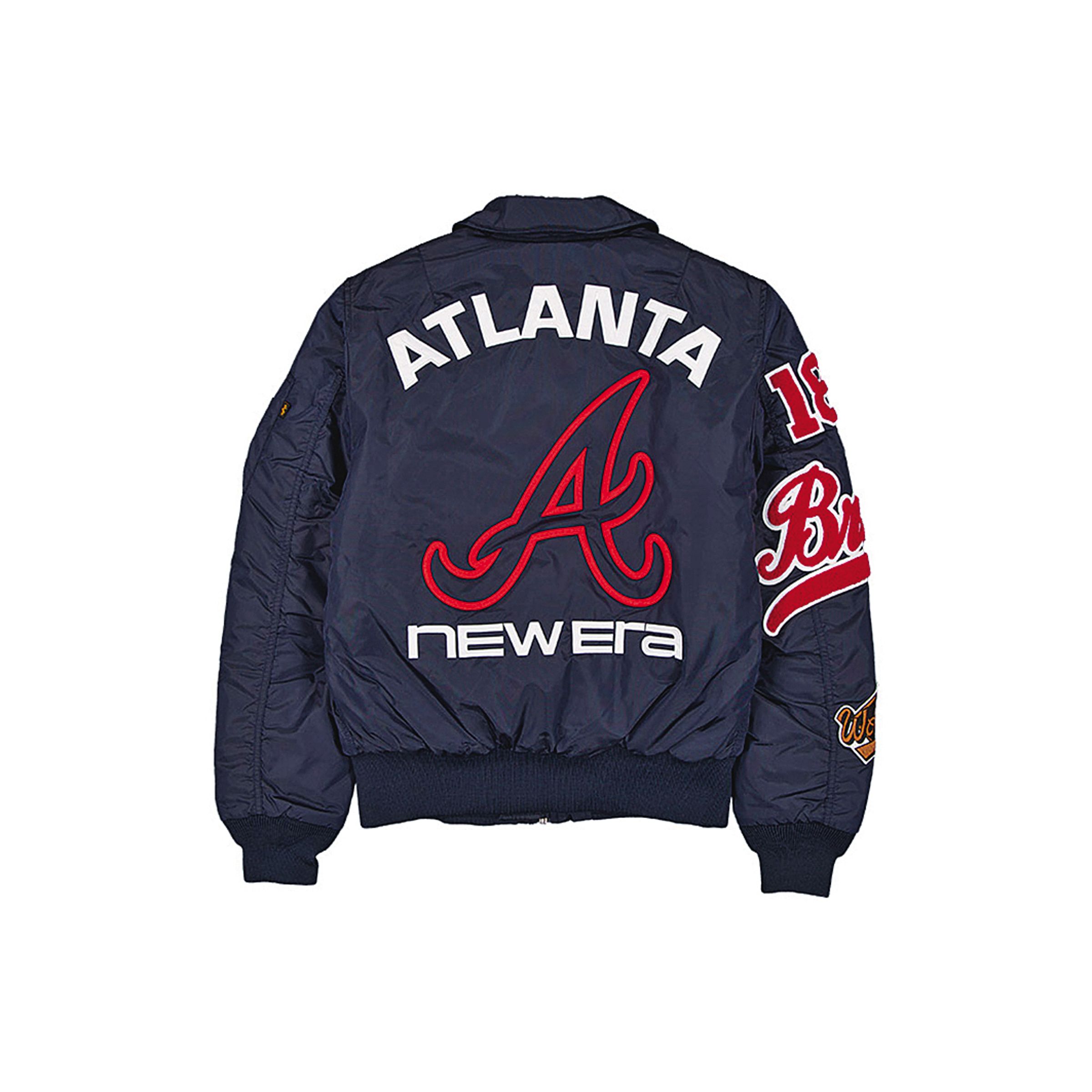 New Era X Alpha Industries亞特蘭大勇士隊外套。NT$9,680(摩曼頓企業提供)