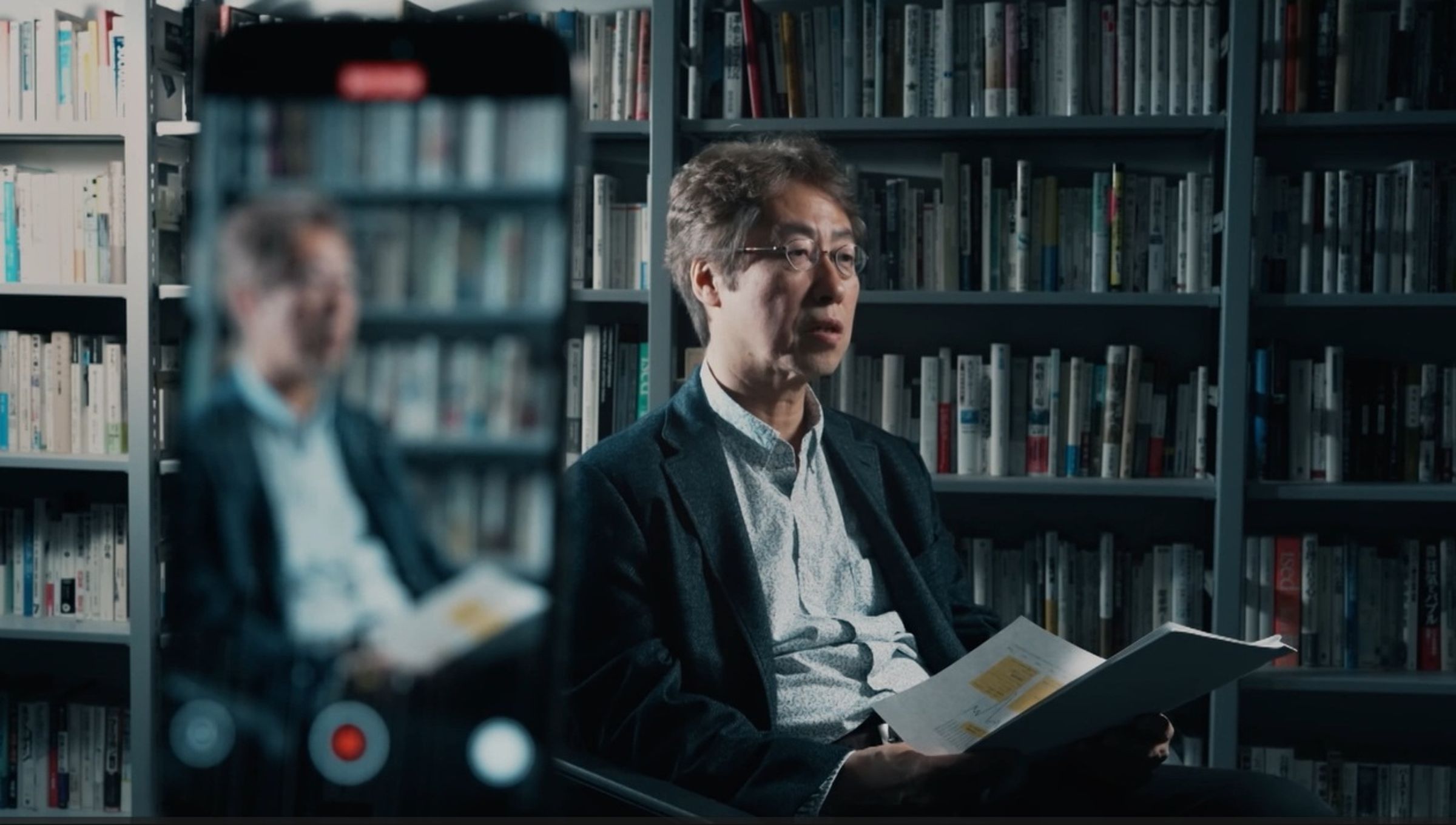 閉幕片《仇恨上線中》由日本NHK製作，調查團隊分析逾2,500萬則網路貼文，追查針對在日庫德族群的假訊息與仇恨如何擴散。（公視提供）
