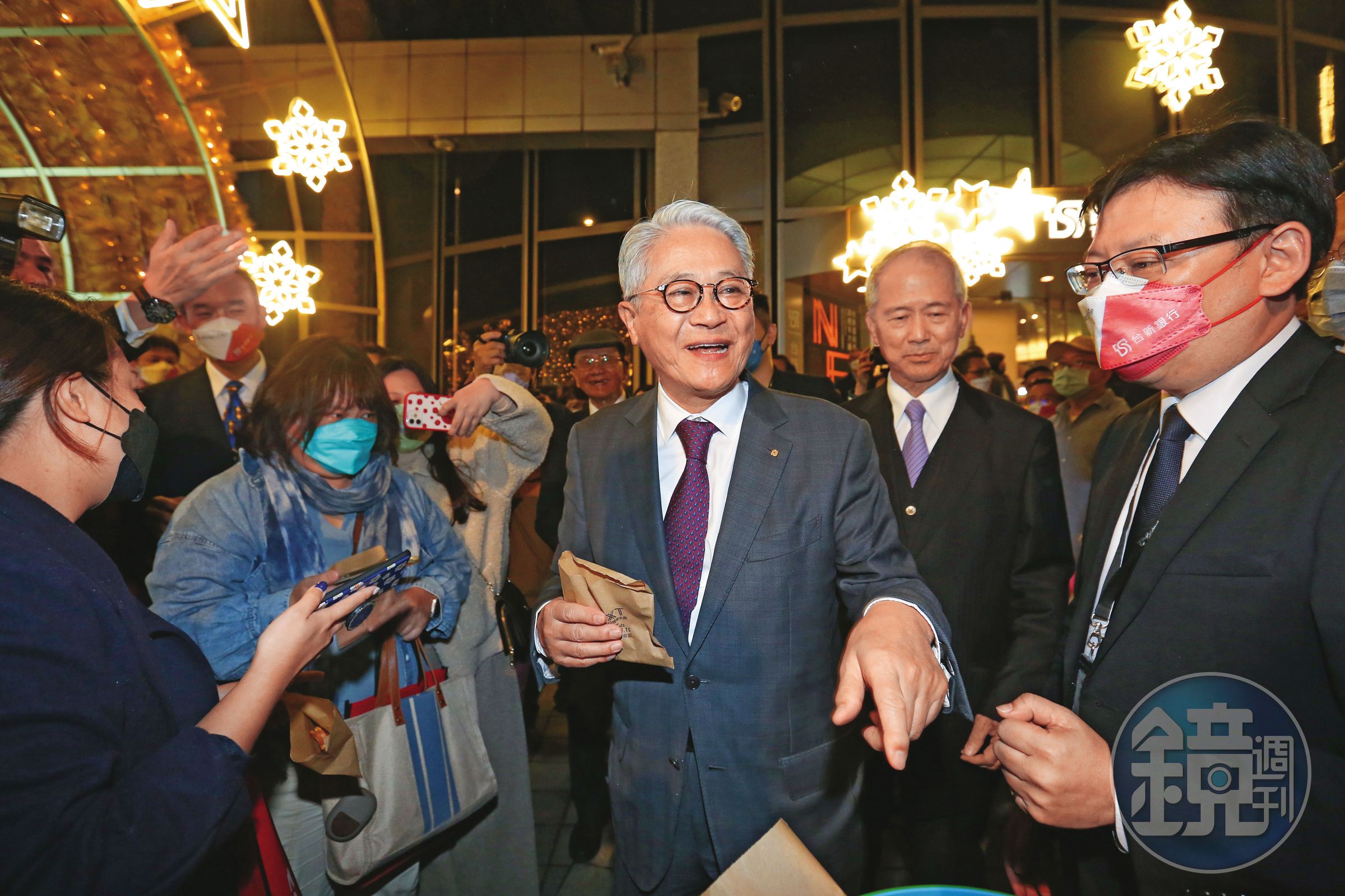 認同董座吳東亮的經營風格,莊文宗長抱台新金作為防禦部位。