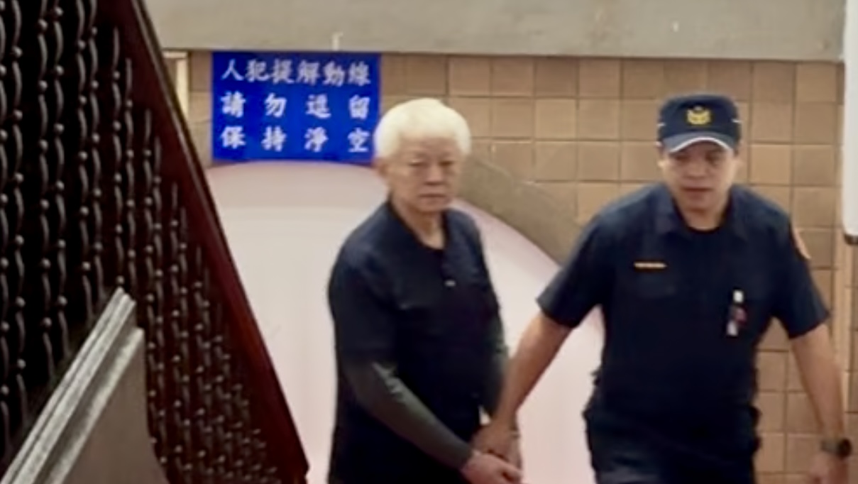 羈押中的共諜黃取榮今至高院出庭，被問到為什麼要出賣臺灣？他低頭未答。