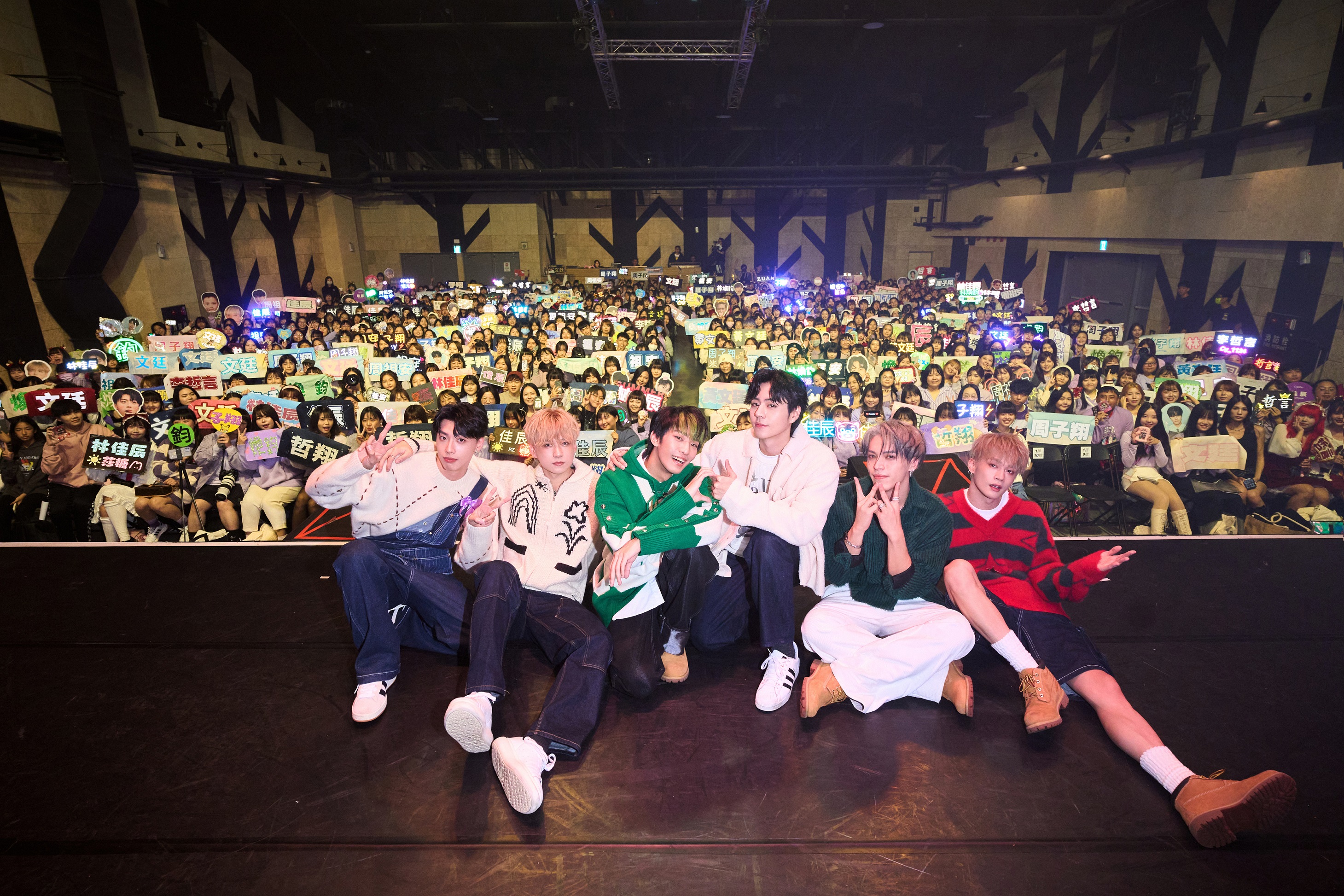 Ozone在高雄後台Backstage Live舉行見面會。（索尼音樂提供）