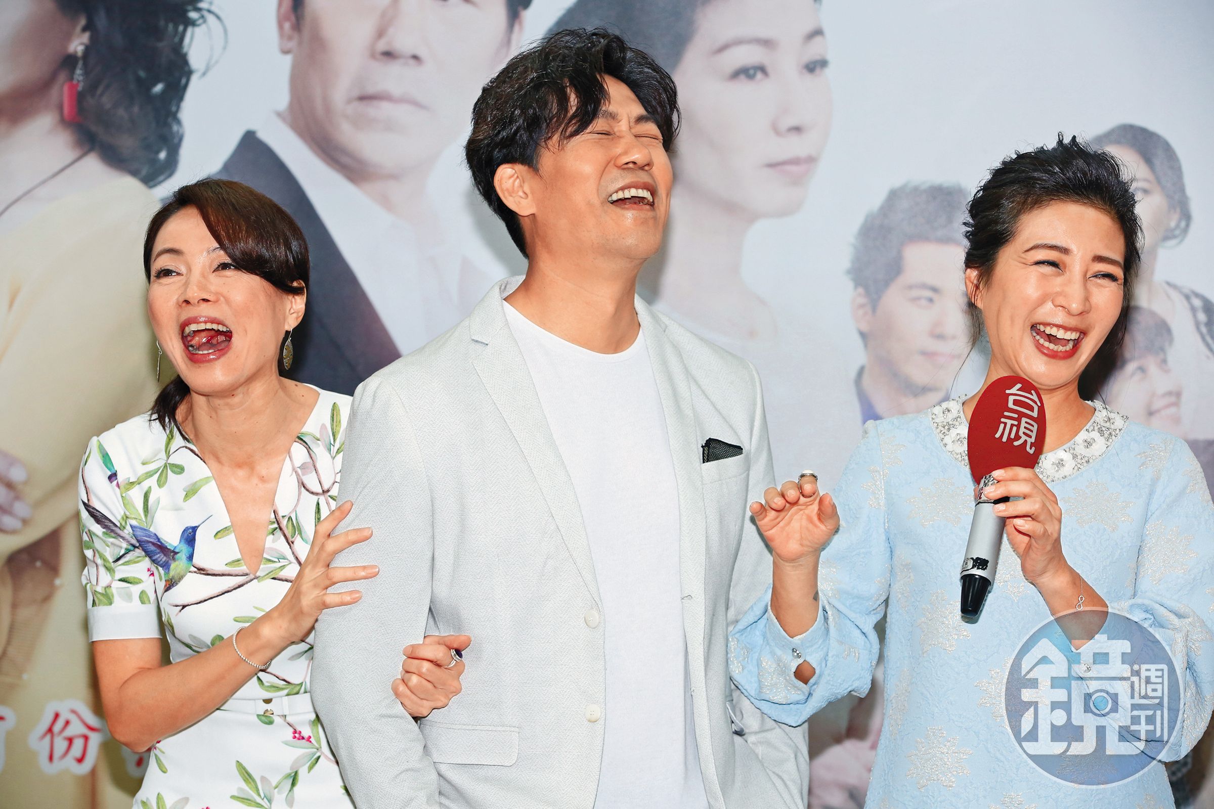 2021年前,羅時豐(中)的演藝事業似乎因為遇到陣痛期,發展不如預期。圖為2018年他與柯淑勤(左)、方文琳(右)同台。