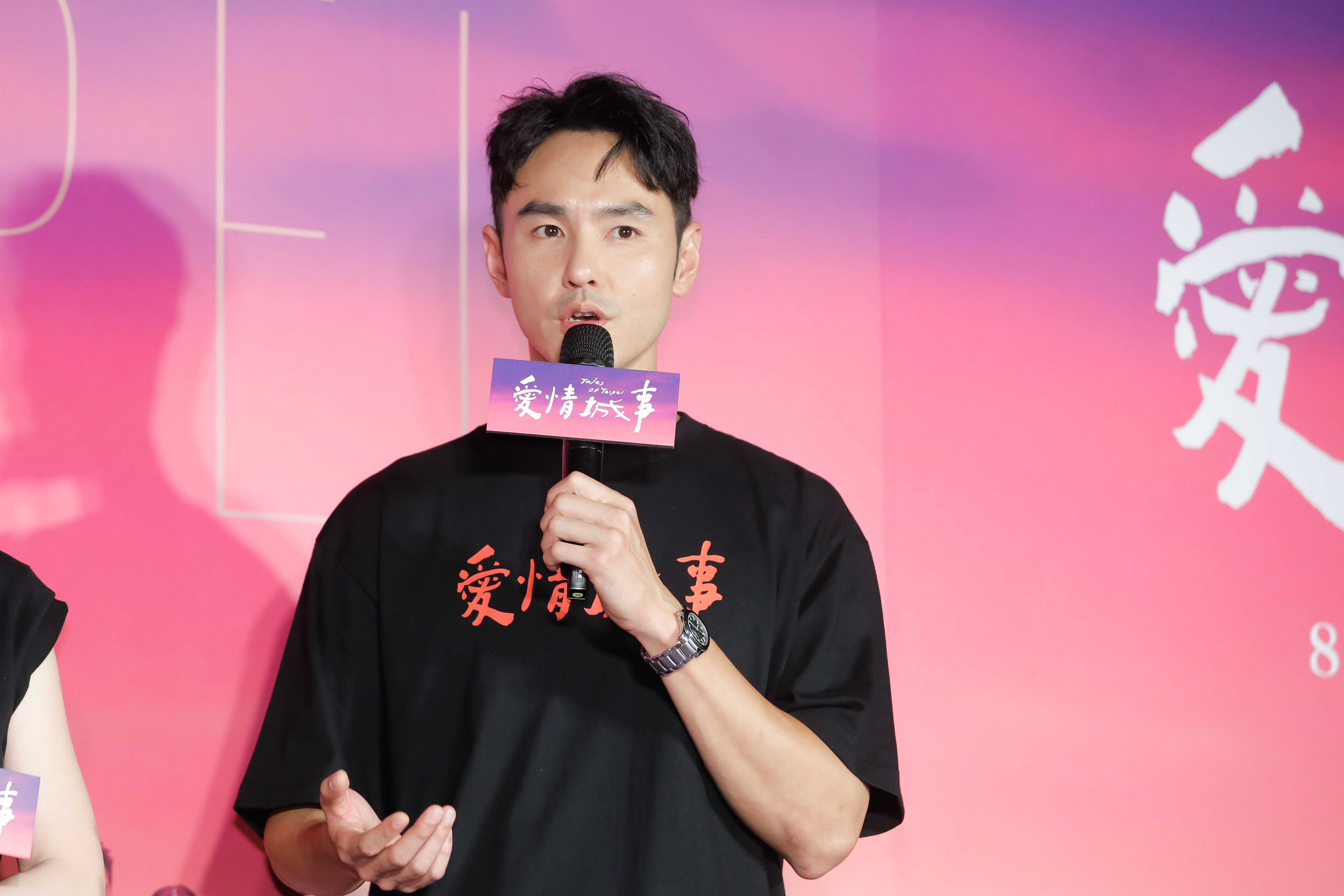 阮經天大讚李心潔不像新手導演，片中場地布置氛圍也很能幫助演員入戲。