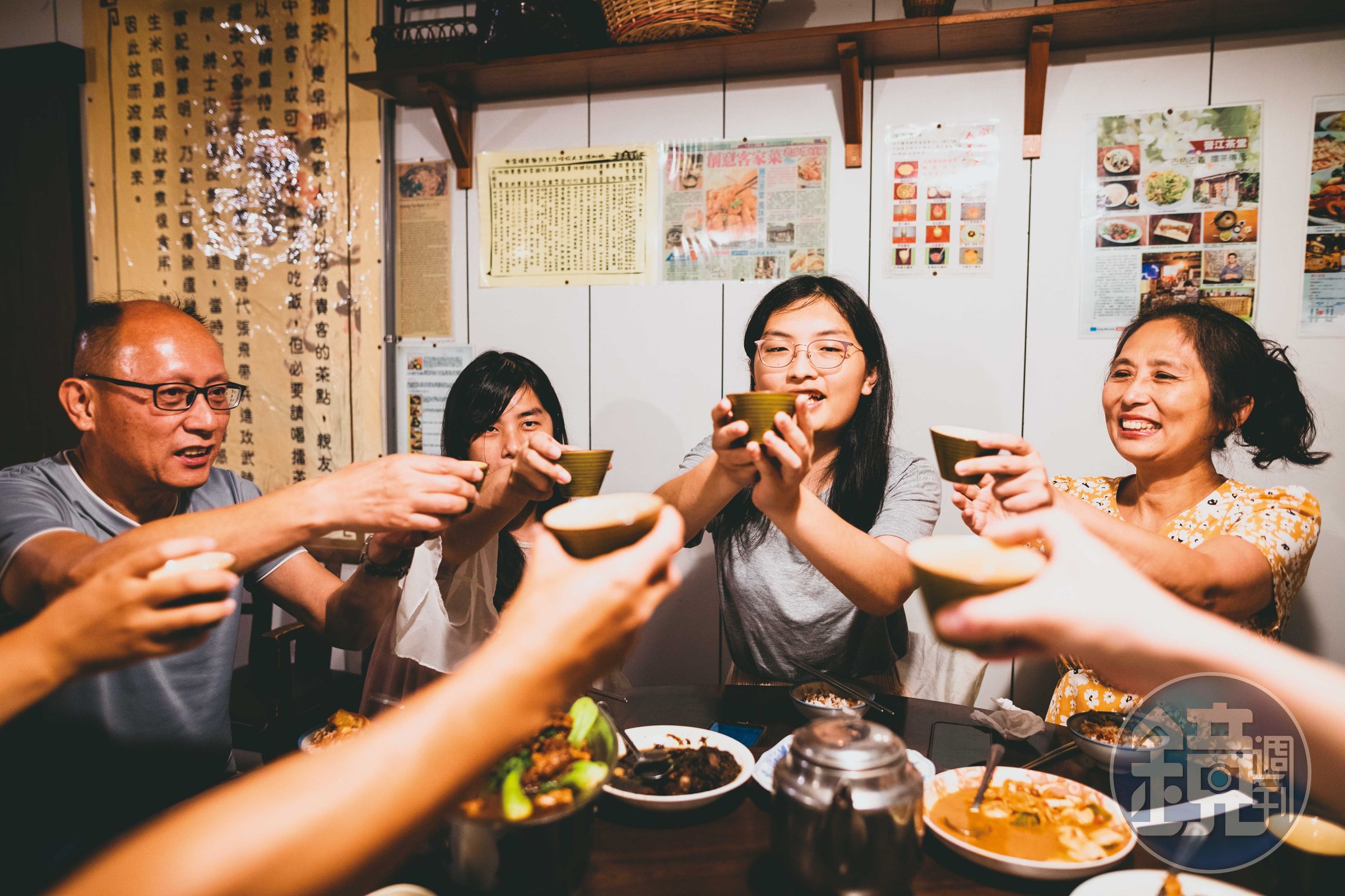 勝訴當晚，吳宇萱的父親、伴侶、母親都出席慶功宴會。