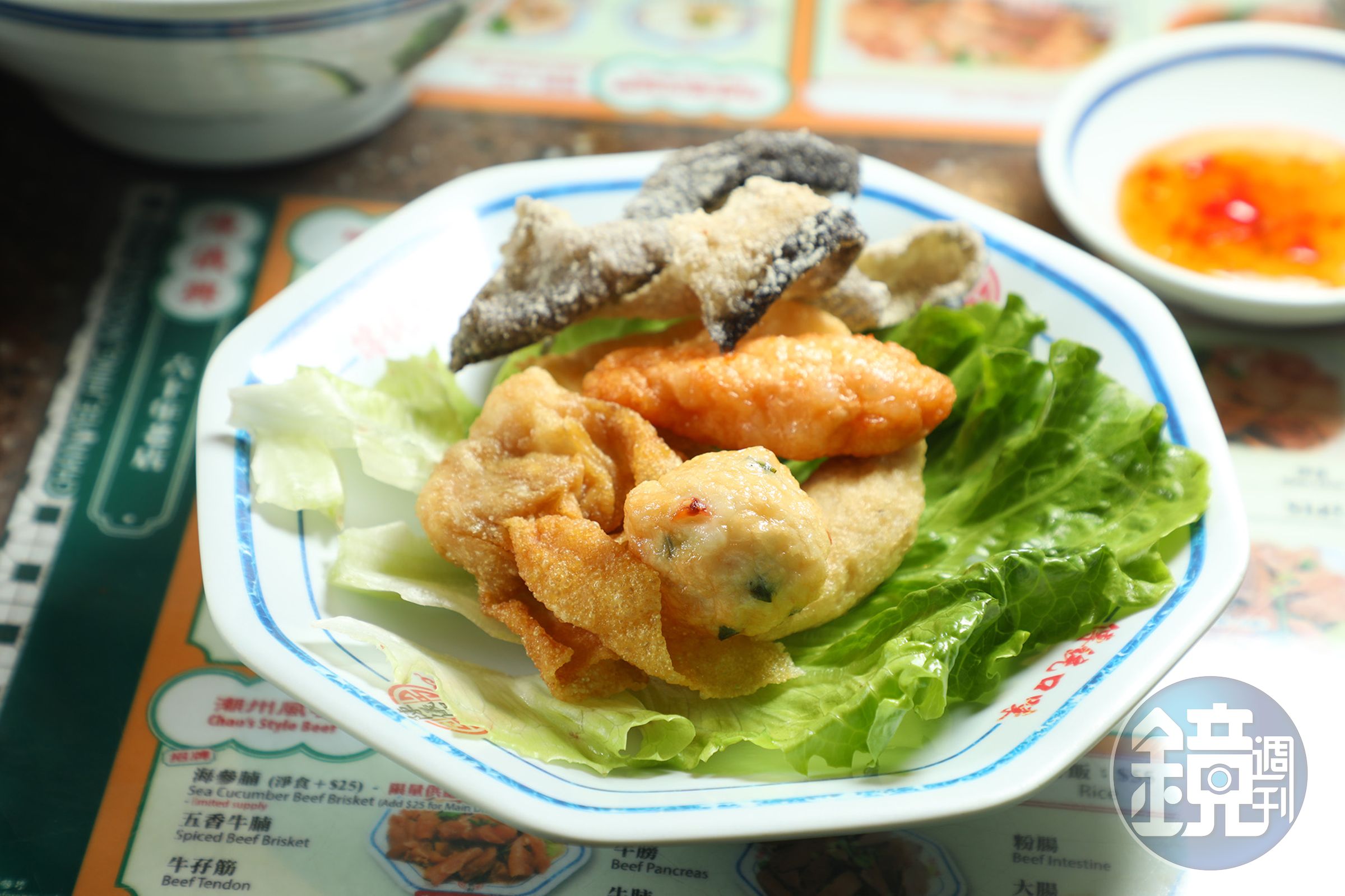 「我要晒」包含炸魚皮、炸蝦棗丸等6種店家自製炸物。(港幣40元/份)
