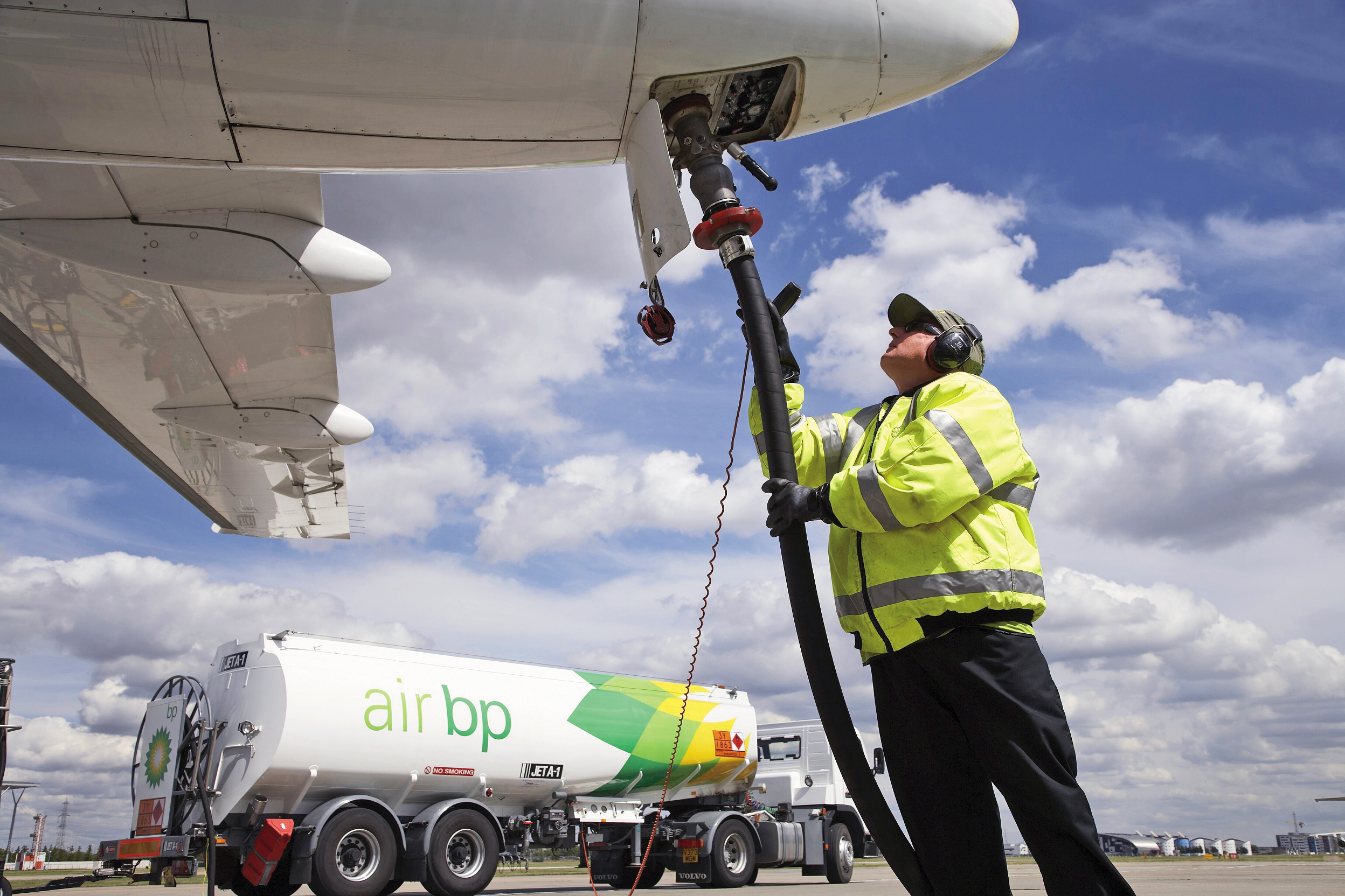 為降低溫室氣體排放，全球航空業吹起一波以生質燃料為基礎的永續航空燃料風潮。（圖片來源：BP）