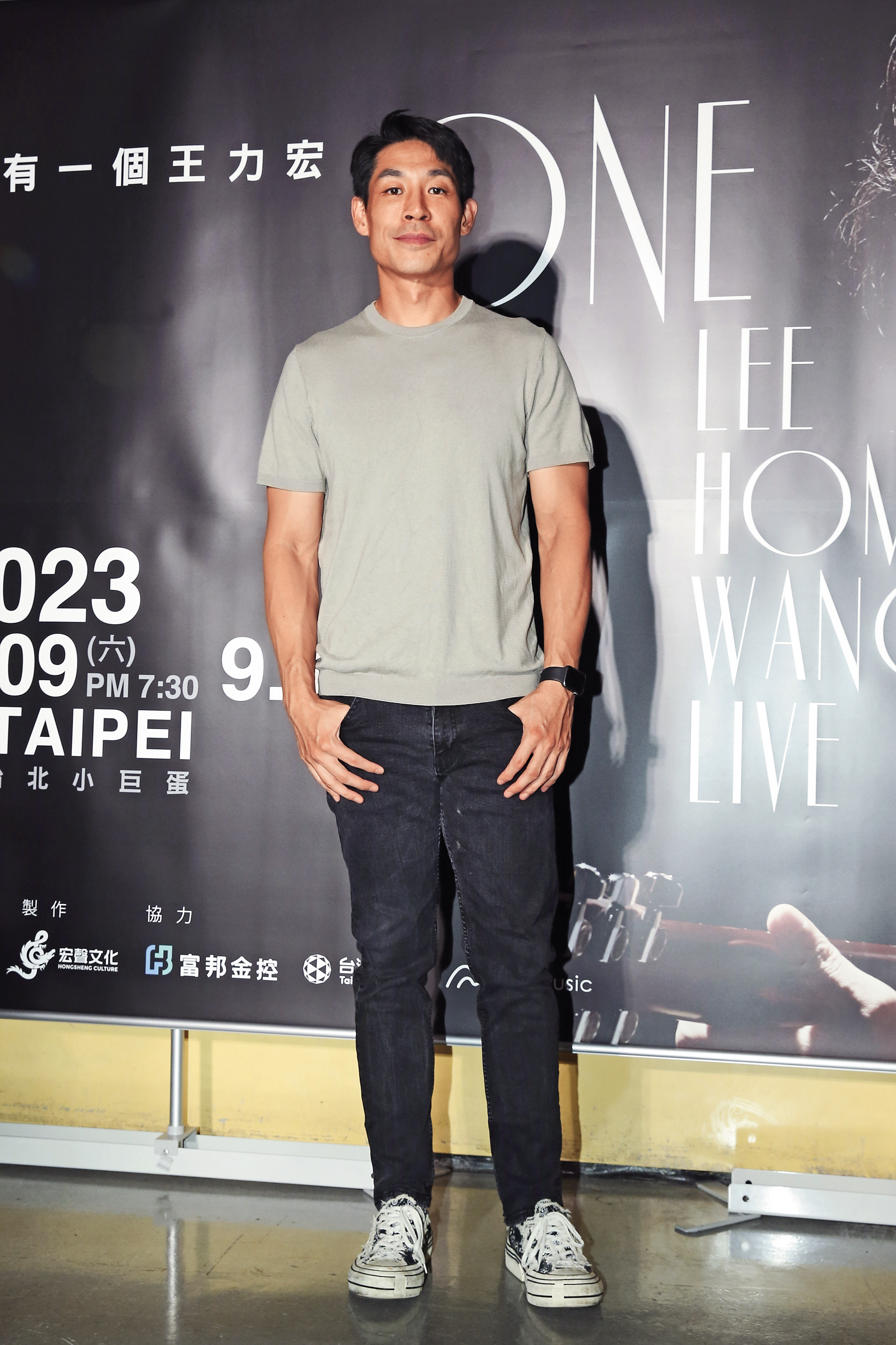 去年藍鈞天參加「ONE Leehom Wang一個王力宏」小巨蛋演唱會，獨照的他當時與老婆陳羽柔之間的摩擦尚未正式浮上檯面。