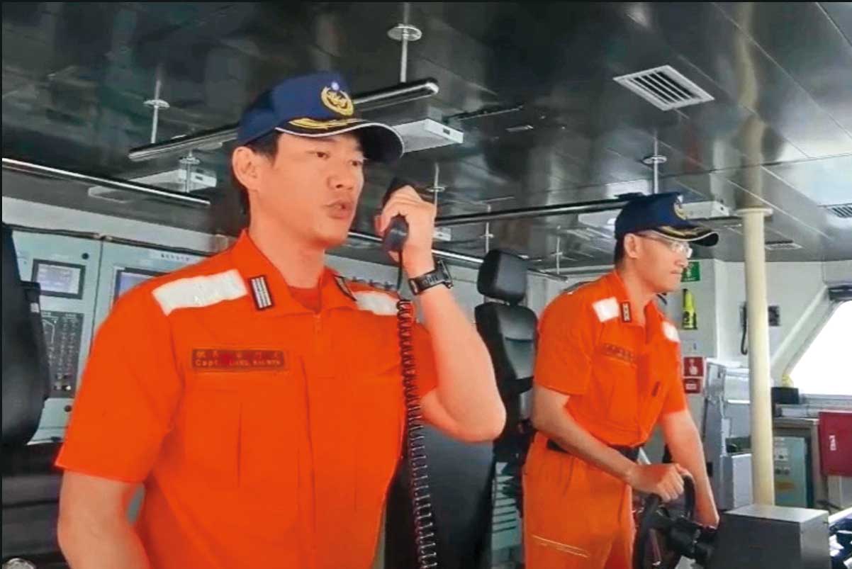 對中共擠壓行動，政府每次反應都一樣，始終拿不出像樣反擊行動，除了放嘴炮罵罵之外，啥都不能幹。（海巡署提供）