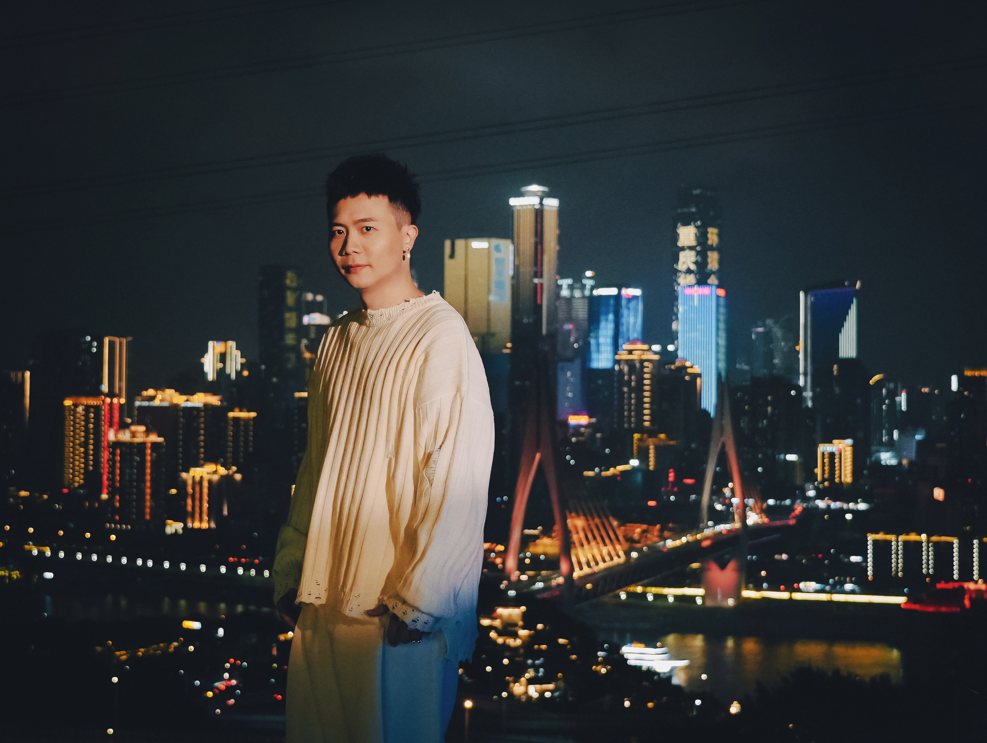 蕭秉治〈想悄悄住進你的靈魂〉成為戲劇《難哄》插曲。（相信音樂提供）