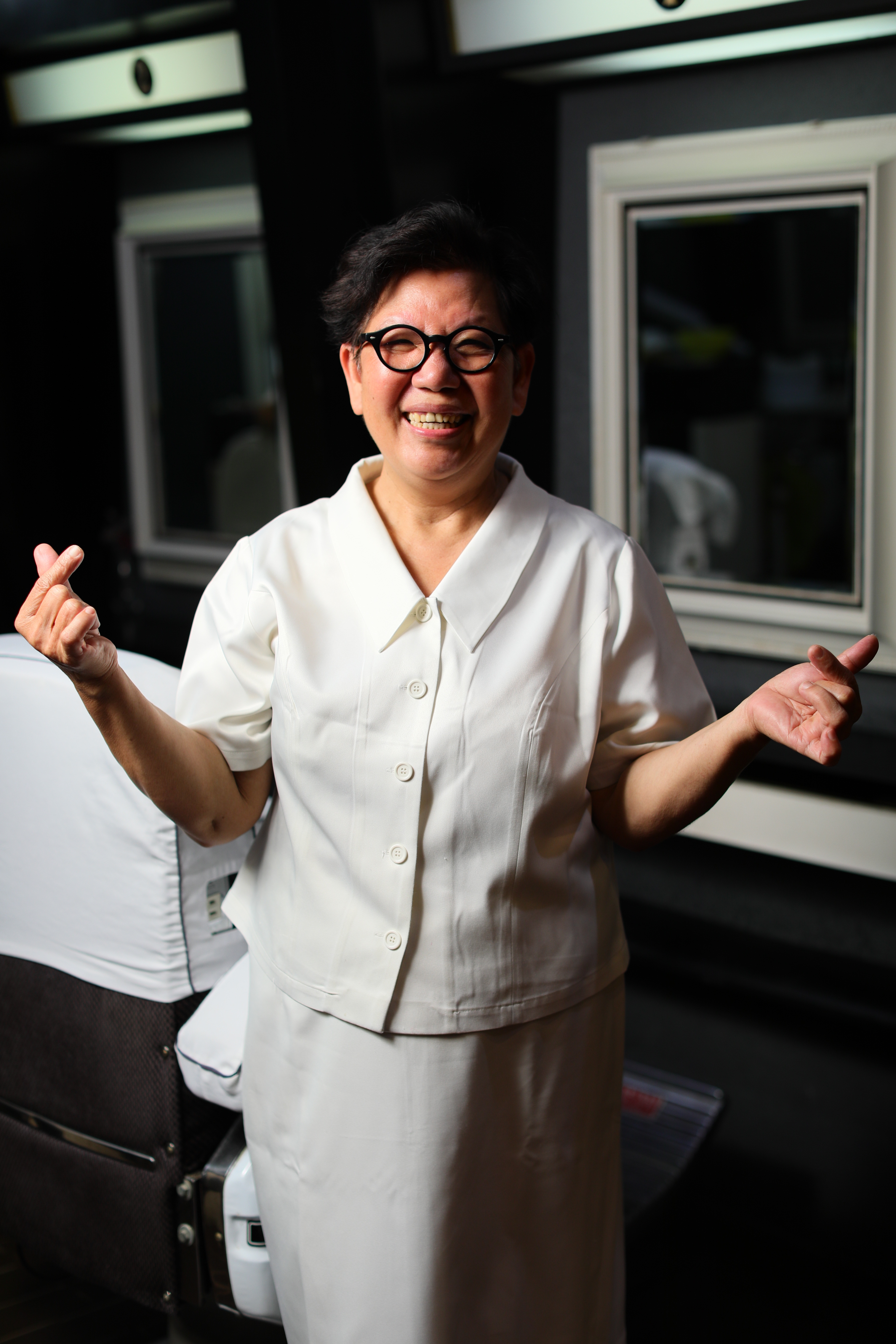 老闆娘王秀蓮14歲習藝至今,50多年來洗過上千顆頭。