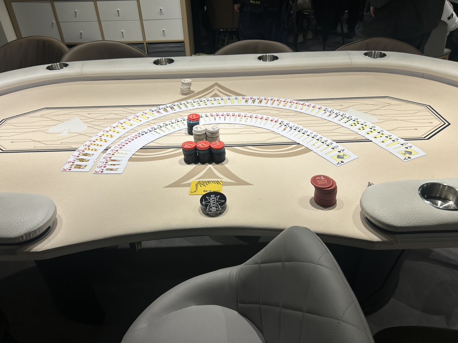 假競技真賭博 永和警破獲德州撲克賭場逮23人送辦