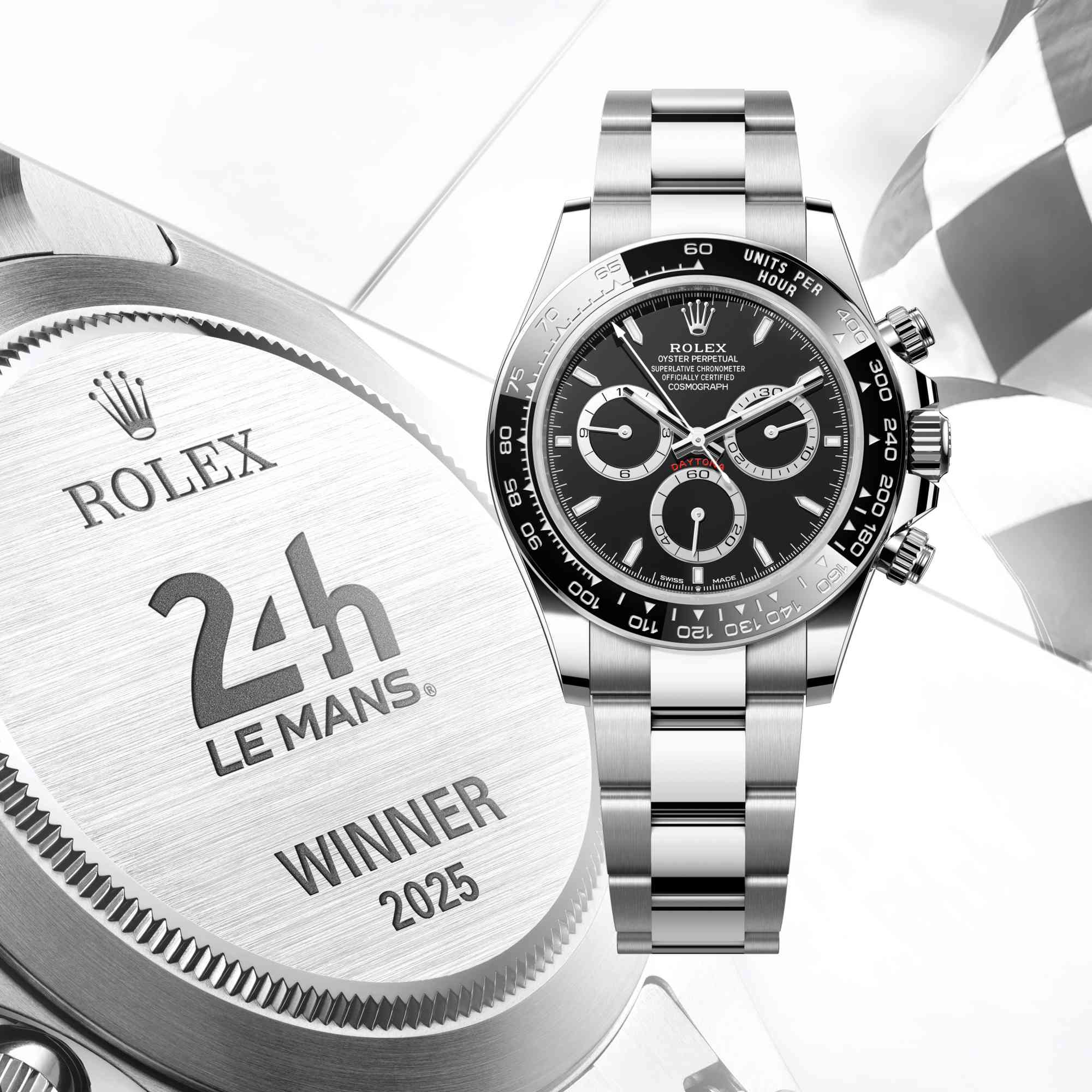 ROLEX Cosmograph Daytona 126500LN 勞力士於2001年加入「利曼24小時耐力賽」贊助，並提供「迪通拿」計時碼錶做為冠軍車手的獎品。此錶為經典蠔式鋼款，搭配黑色錶面及色彩對比鮮明的計時盤，配備蠔式錶帶，黑色陶瓷Cerachrom外圈上設有經PVD鉑金鍍膜的測速計。內部搭載勞力士4131型機芯，擁有順磁性藍色Parachrom游絲與Paraflex緩震裝置。防水100米。 功能：時、分、小秒針指示；計時碼錶 機芯：自動上鏈機芯 定價：約NT$552,500