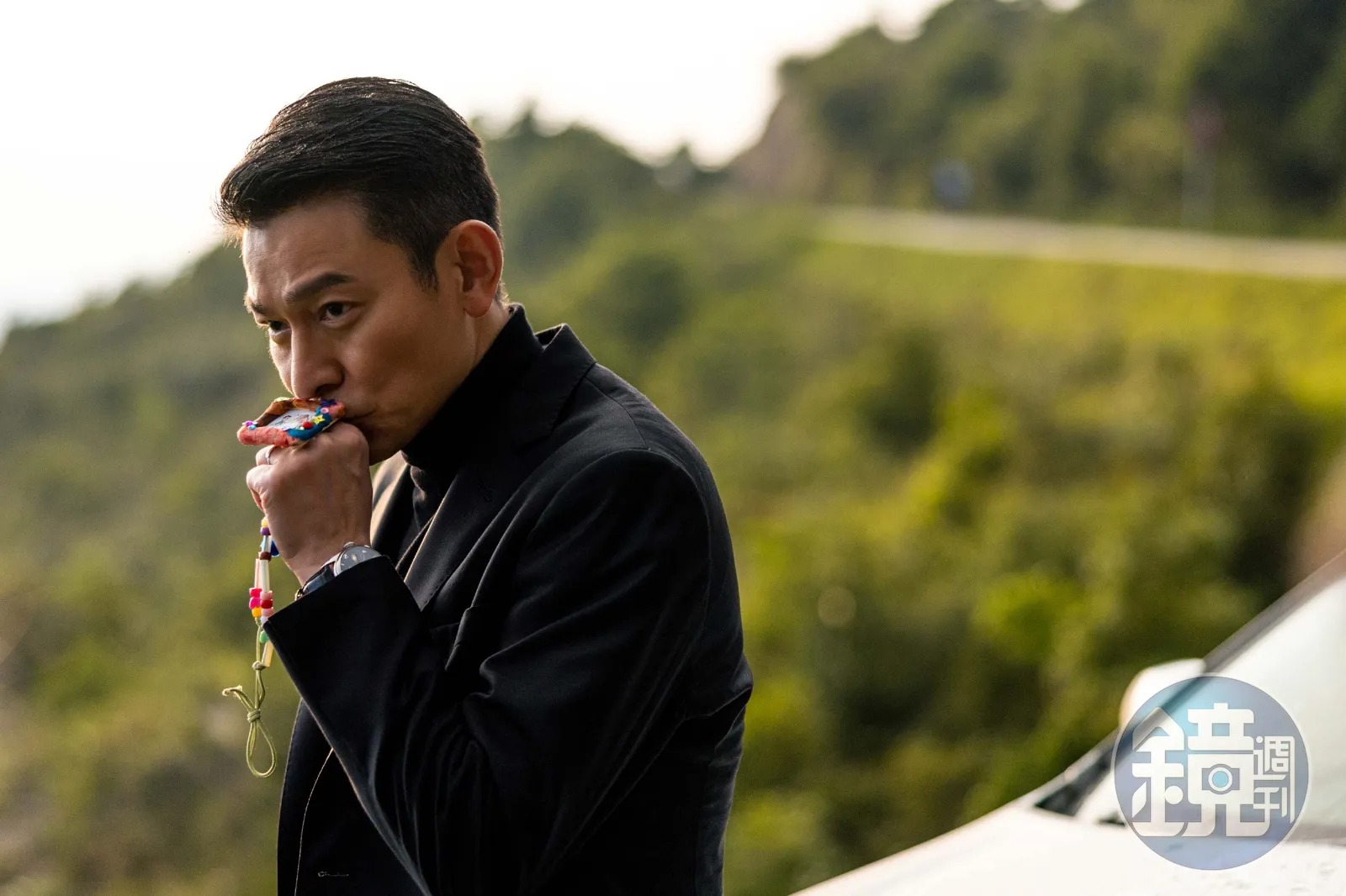 因為導演柯有謙是故友柯受良的兒子，加上與監製邱瓈寬的交情，劉德華特別客串演出《速命道》中的一代車神角色。（寬銀幕提供）