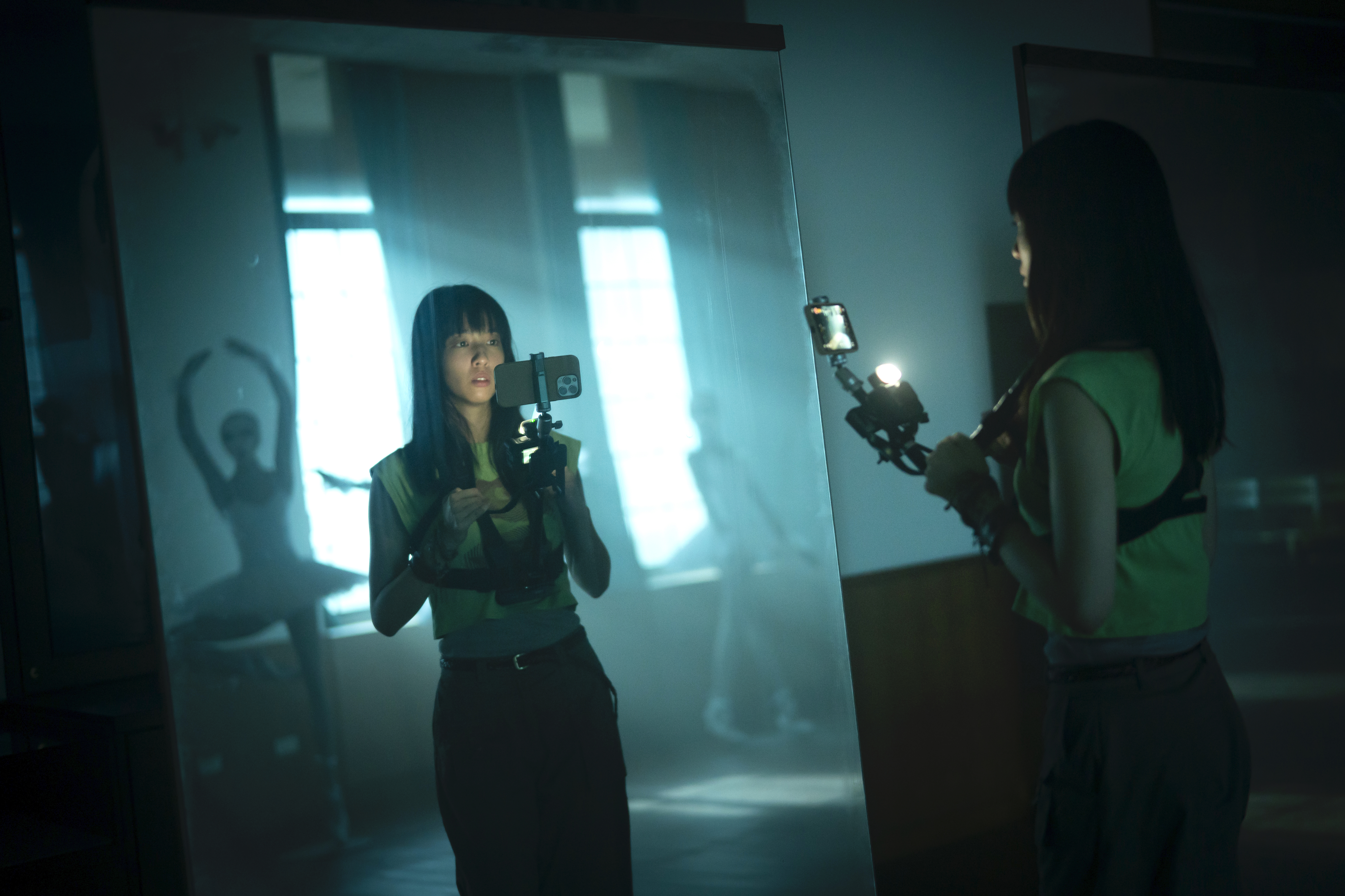 電影巧妙利用AR遊戲虛實交錯的情境，營造恐怖的鬼魅氣氛。 （樂到家國際提供）