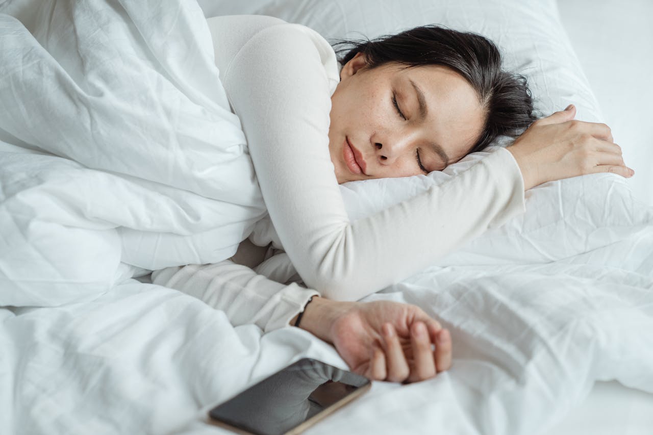 iPhone內建「背景聲音」功能，可幫助睡眠。（示意圖，Pexels）